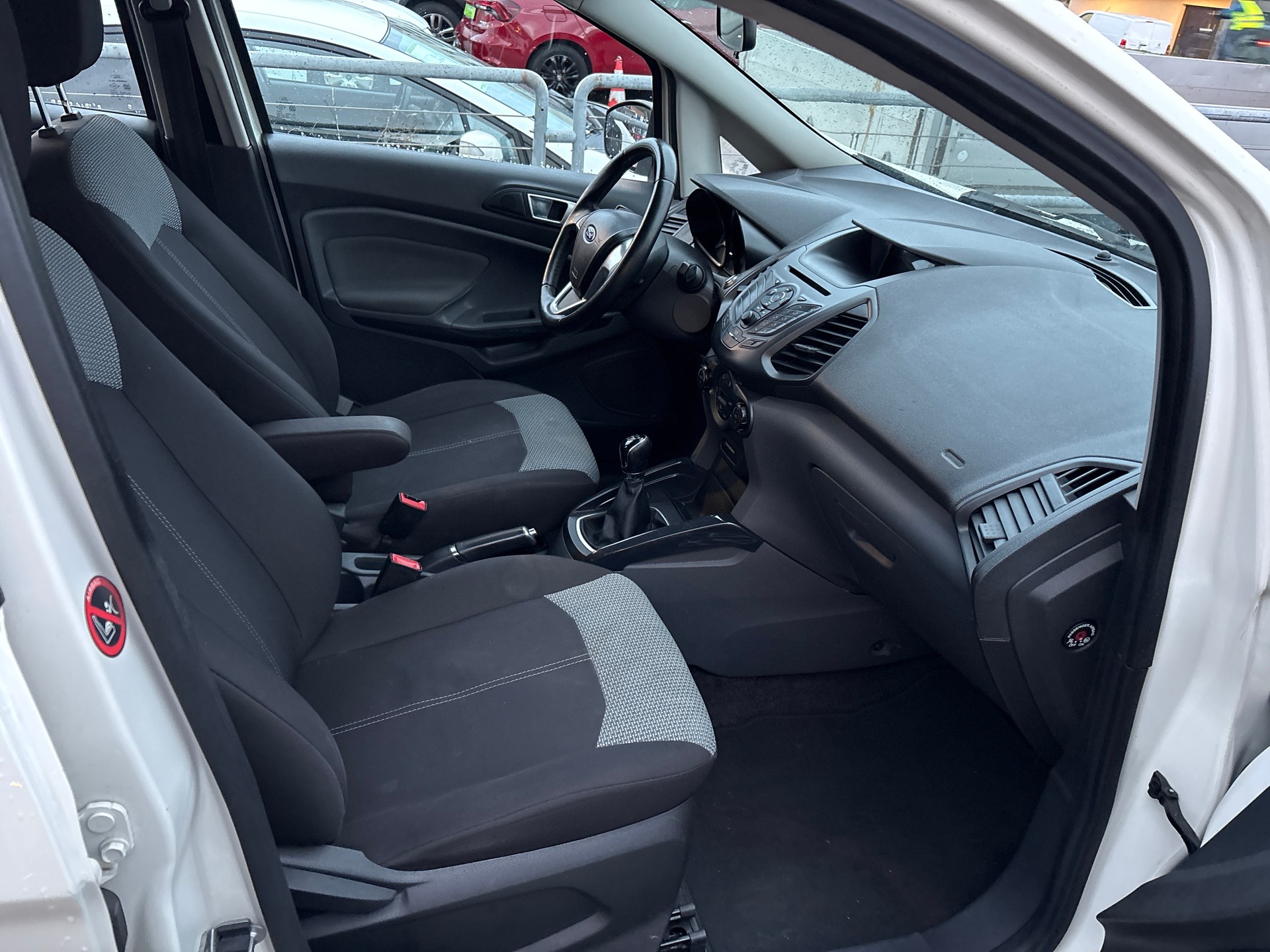 FORD EcoSport 1.0 SCTi Titanium-image-7