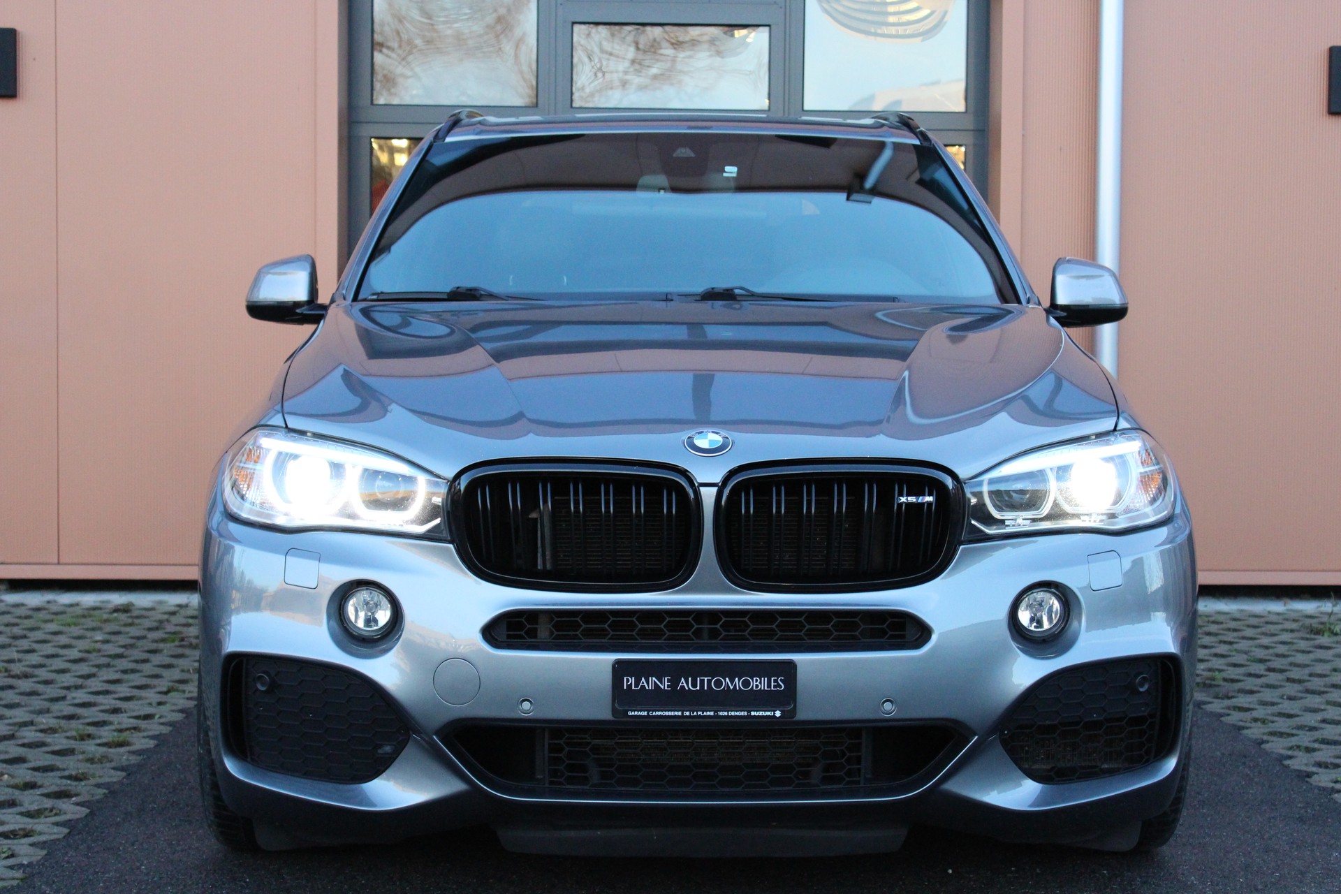 BMW X5 xDrive M50d M-Sport Steptronic - "Toit Ouvrant * Pack M * Head-Up Display * Sièges Electrique Mém * Caméra de Recul"-image-1