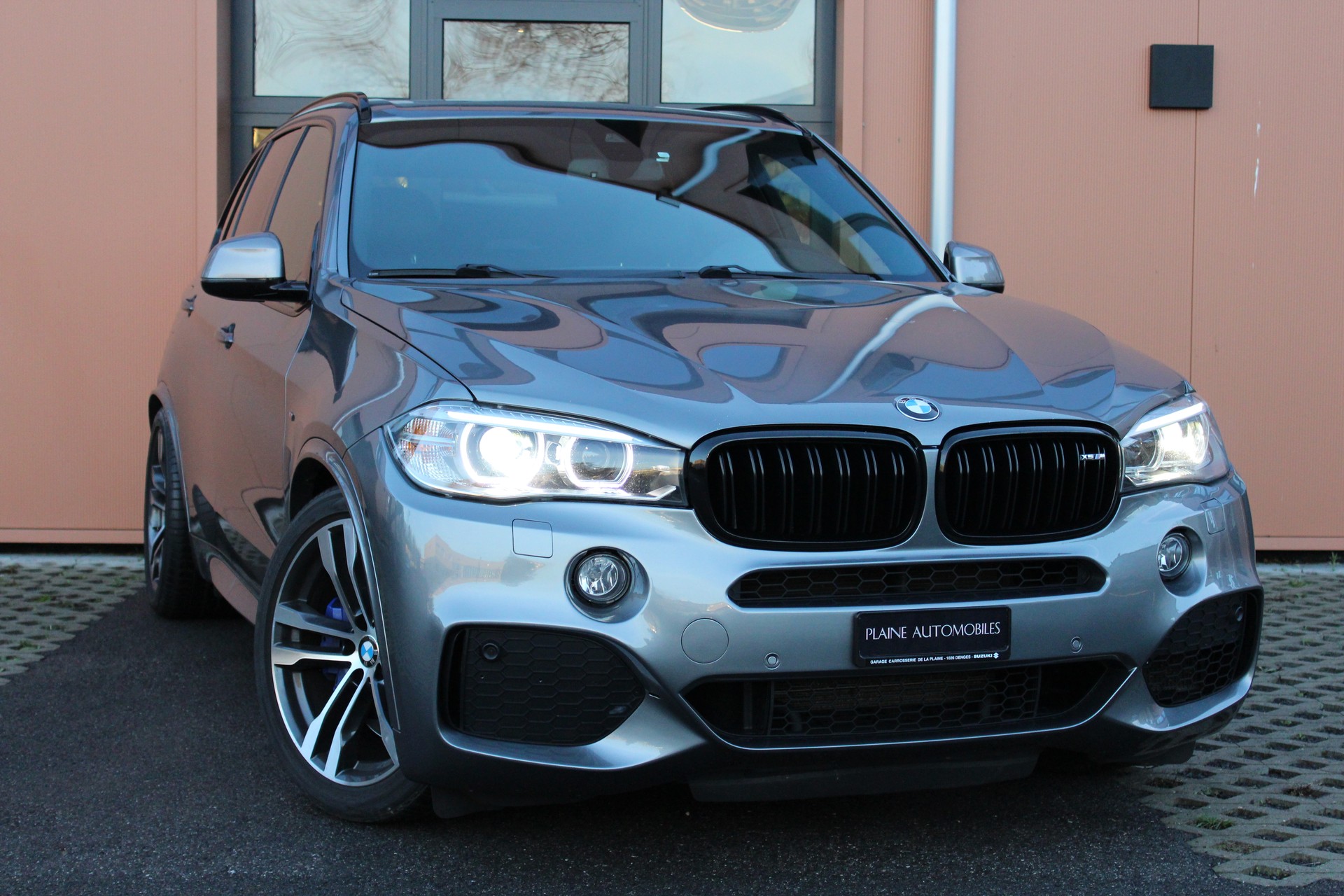 BMW X5 xDrive M50d M-Sport Steptronic - "Toit Ouvrant * Pack M * Head-Up Display * Sièges Electrique Mém * Caméra de Recul"-image-0