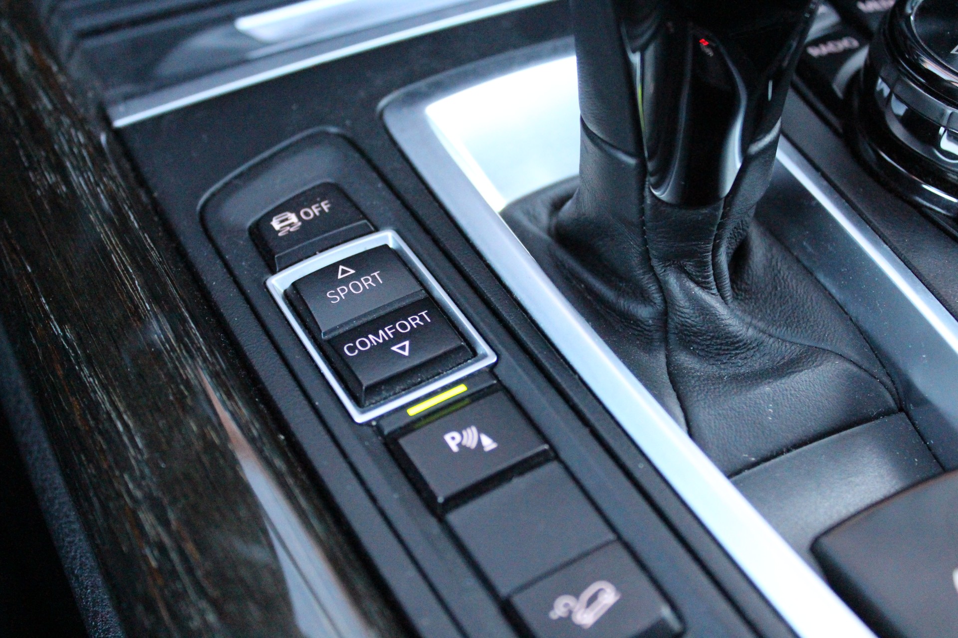 BMW X5 xDrive M50d M-Sport Steptronic - "Toit Ouvrant * Pack M * Head-Up Display * Sièges Electrique Mém * Caméra de Recul"-image-12