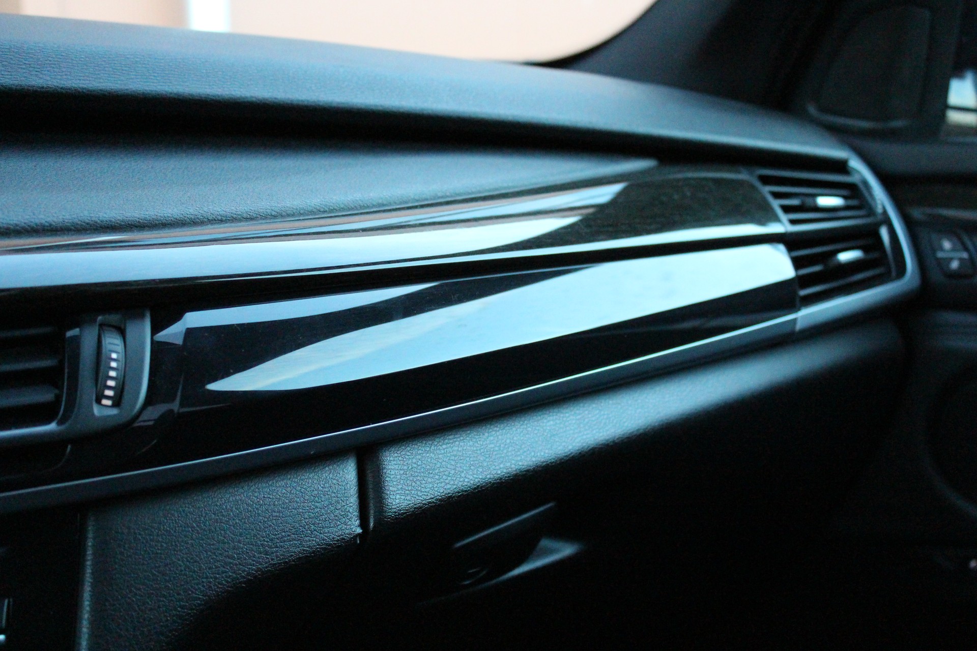 BMW X5 xDrive M50d M-Sport Steptronic - "Toit Ouvrant * Pack M * Head-Up Display * Sièges Electrique Mém * Caméra de Recul"-image-17