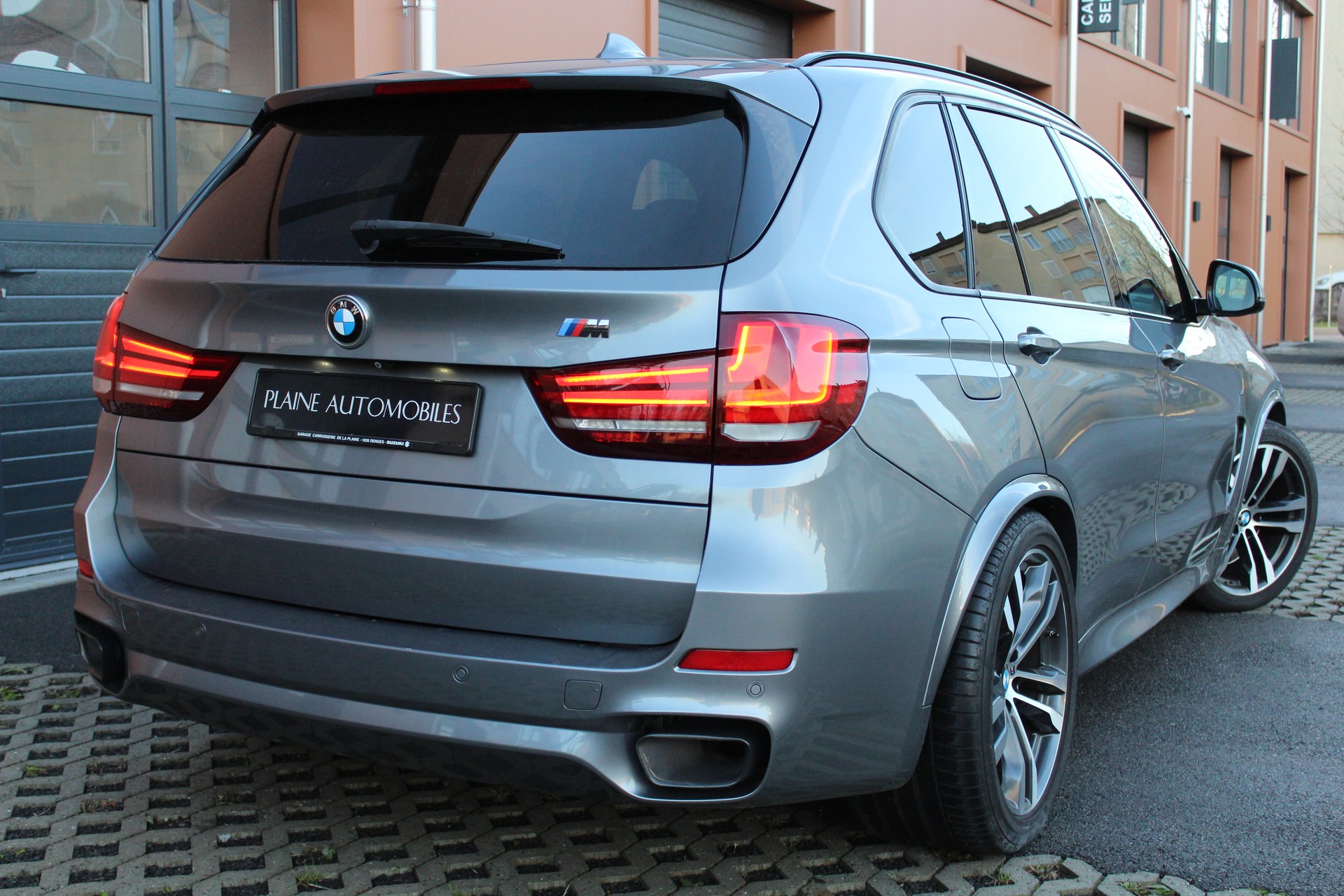 BMW X5 xDrive M50d M-Sport Steptronic - "Toit Ouvrant * Pack M * Head-Up Display * Sièges Electrique Mém * Caméra de Recul"-image-4