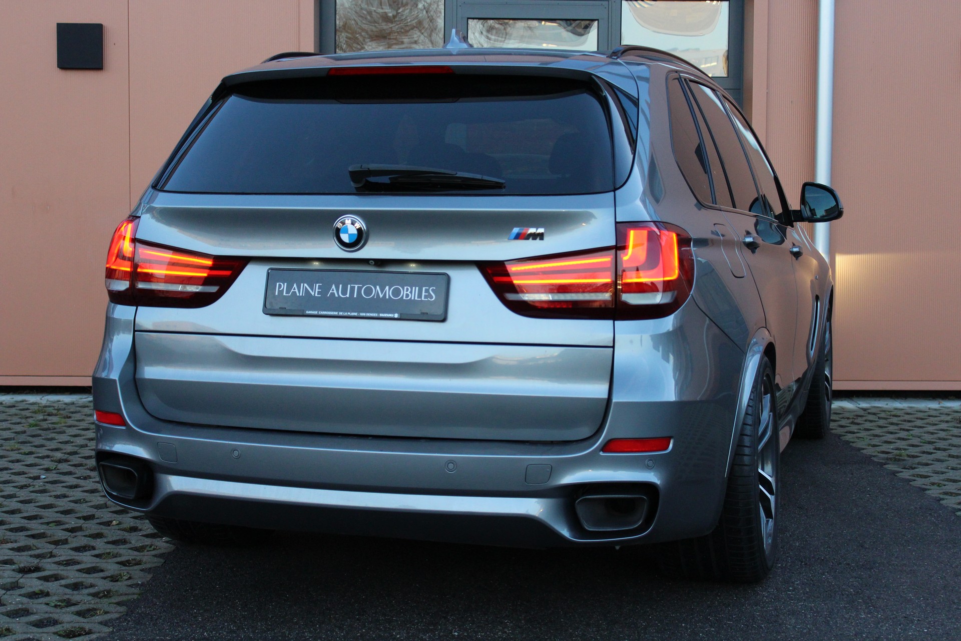 BMW X5 xDrive M50d M-Sport Steptronic - "Toit Ouvrant * Pack M * Head-Up Display * Sièges Electrique Mém * Caméra de Recul"-image-5