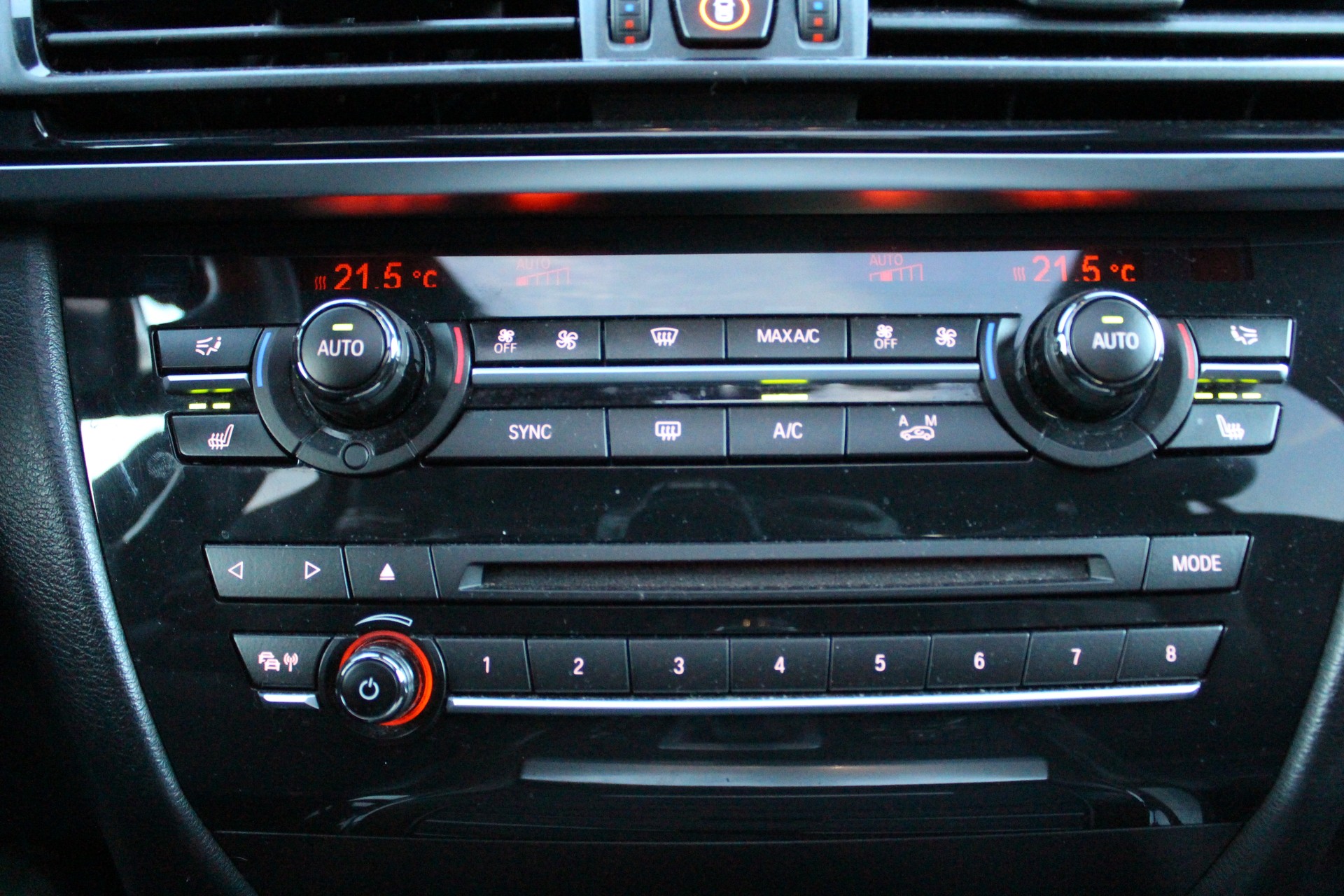 BMW X5 xDrive M50d M-Sport Steptronic - "Toit Ouvrant * Pack M * Head-Up Display * Sièges Electrique Mém * Caméra de Recul"-image-16