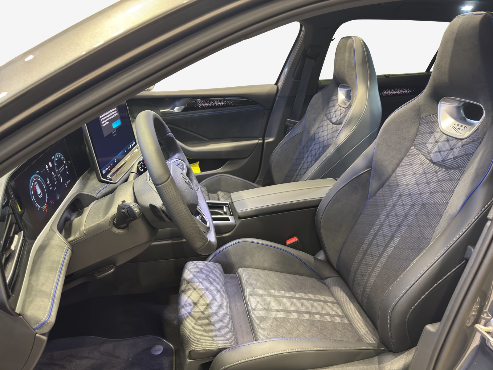 VW Passat Variant 2.0 TDI evo R-Line 4 Motion DSG-image-7