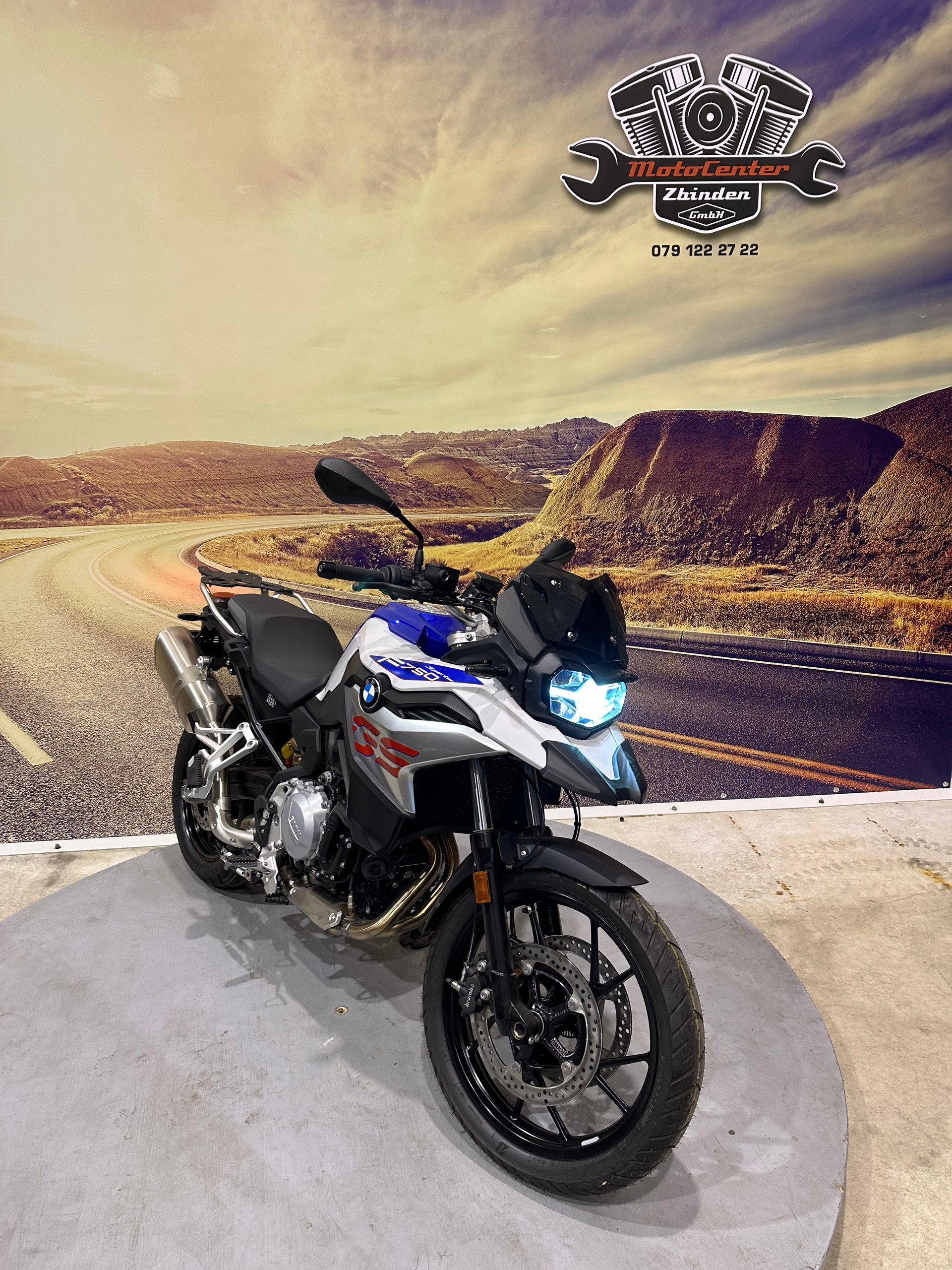 BMW F 750 GS Swiss Edition-showroom-element-1