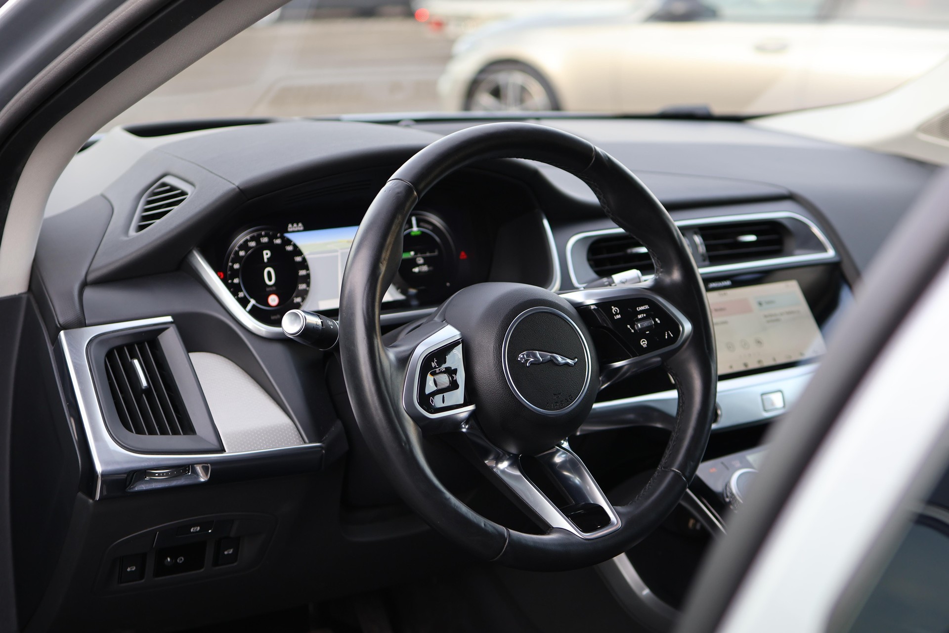 JAGUAR I-Pace EV400 SE AWD-image-12