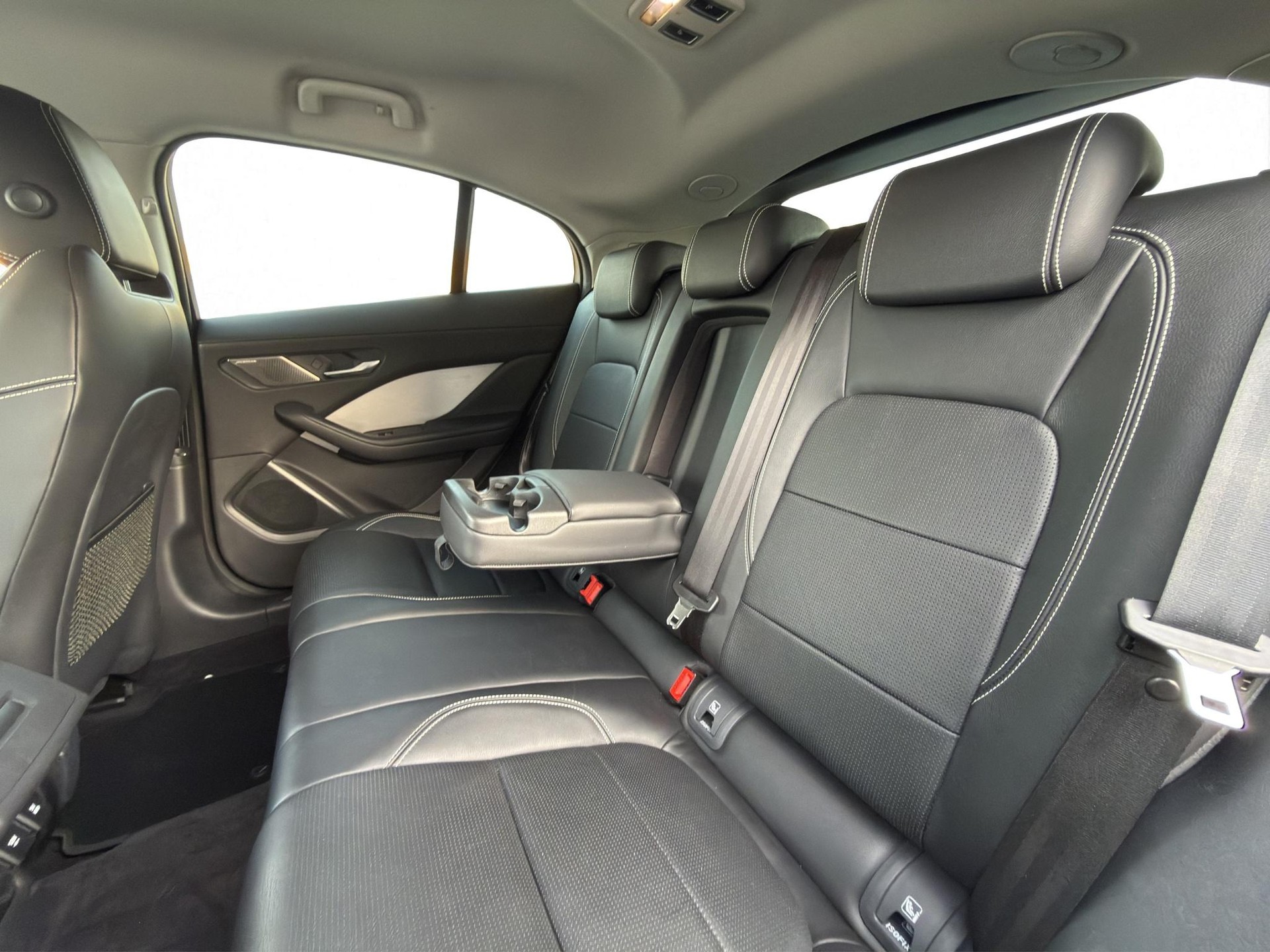 JAGUAR I-Pace EV400 SE AWD-image-26