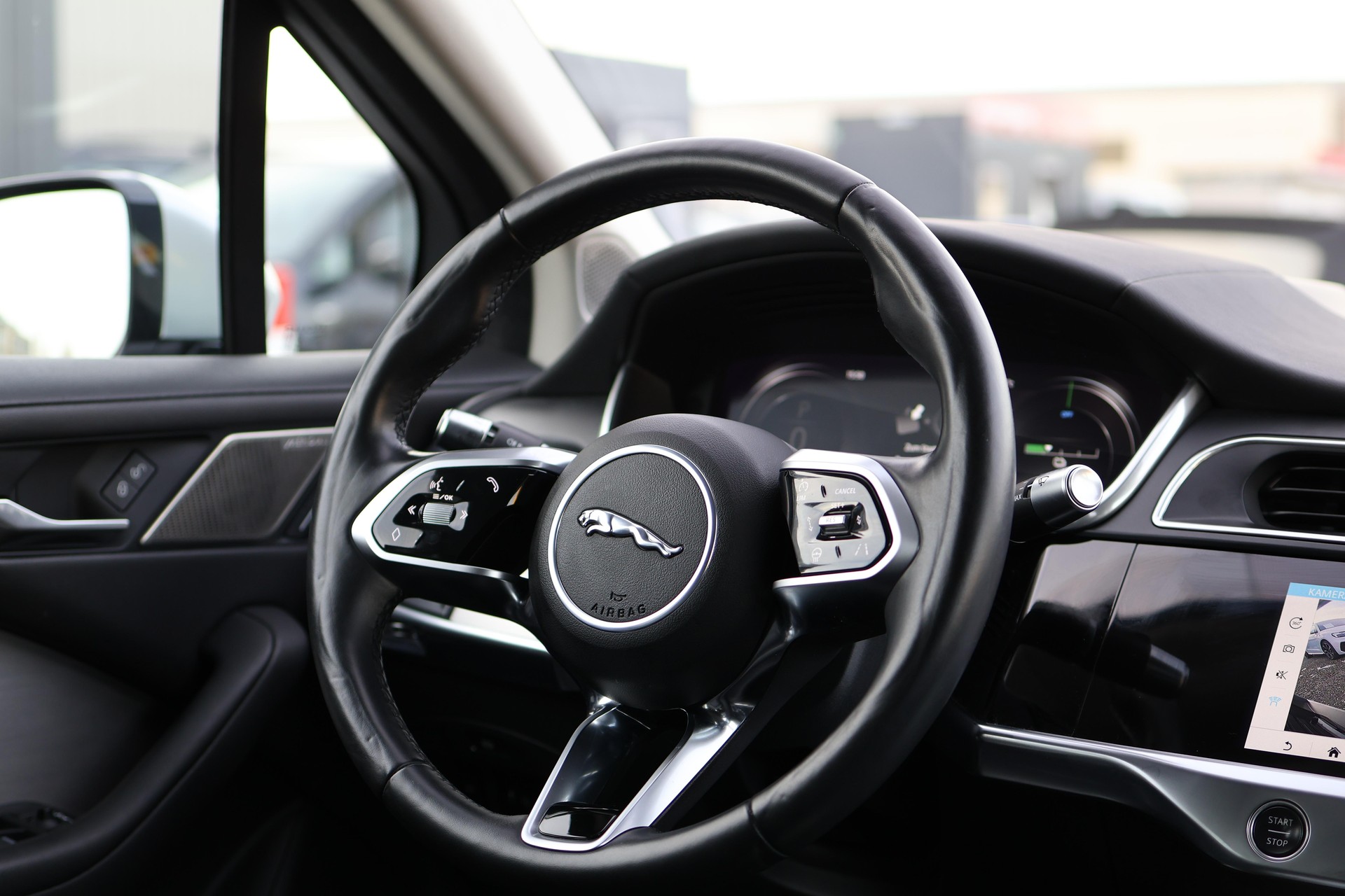 JAGUAR I-Pace EV400 SE AWD-image-15