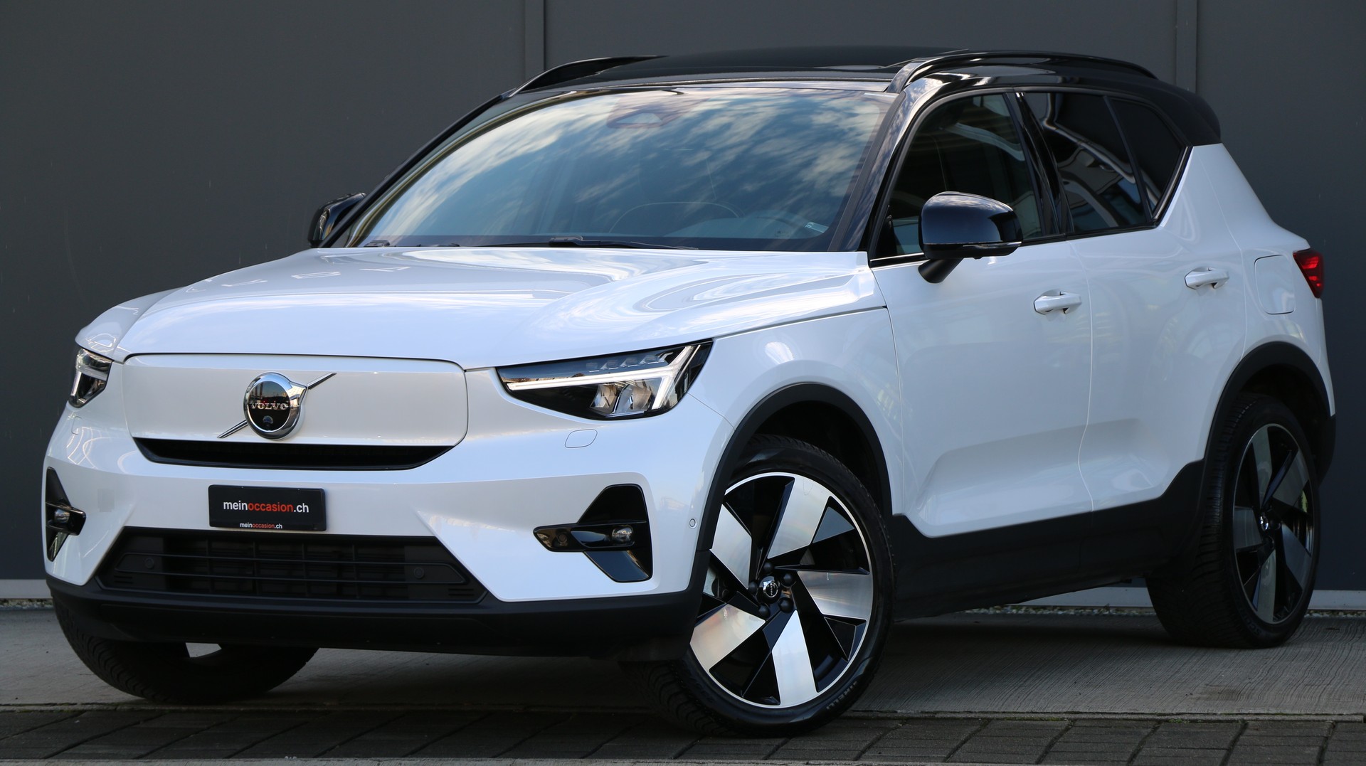 VOLVO XC40 P8 AWD Elec Ultimate-image-0