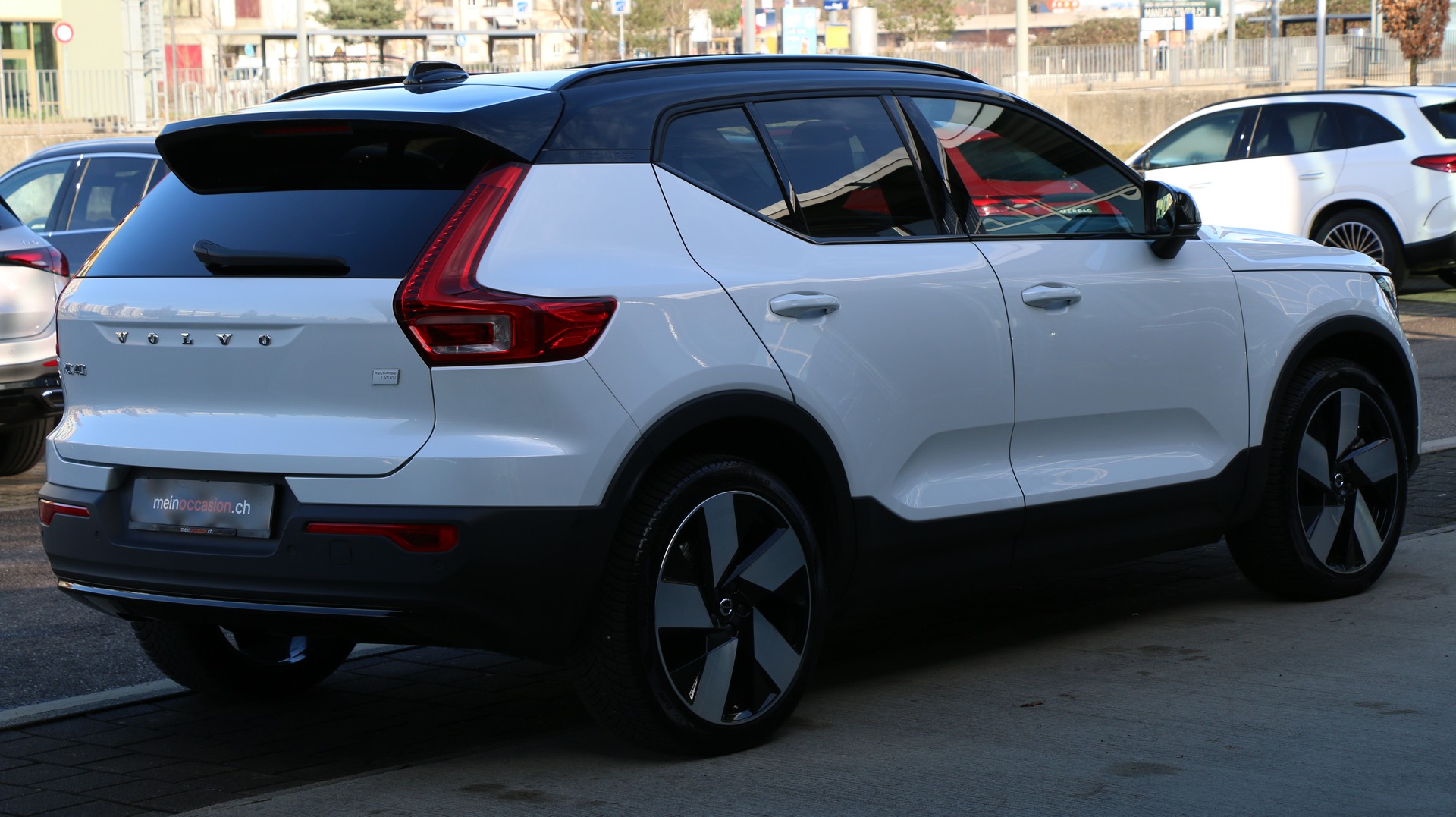 VOLVO XC40 P8 AWD Elec Ultimate-image-5