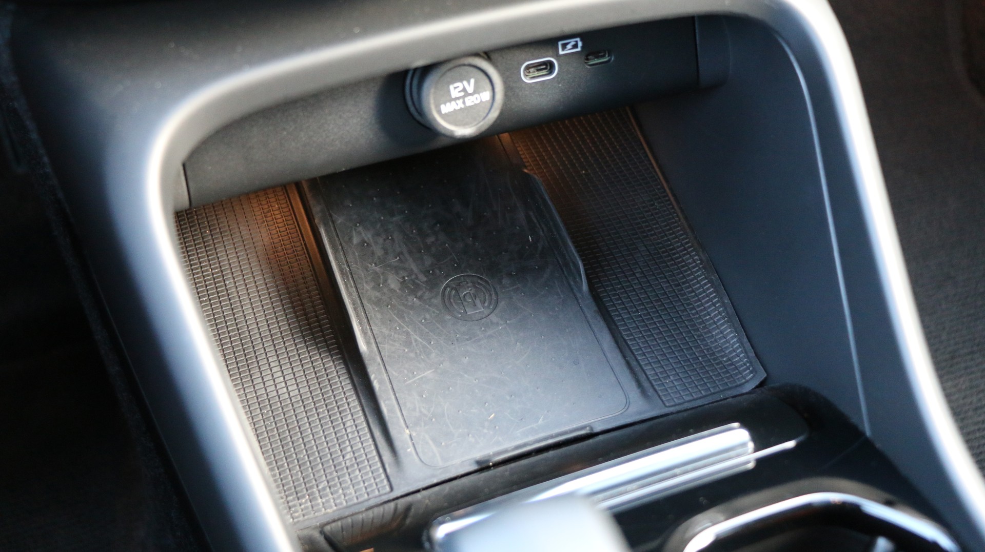 VOLVO XC40 P8 AWD Elec Ultimate-image-14