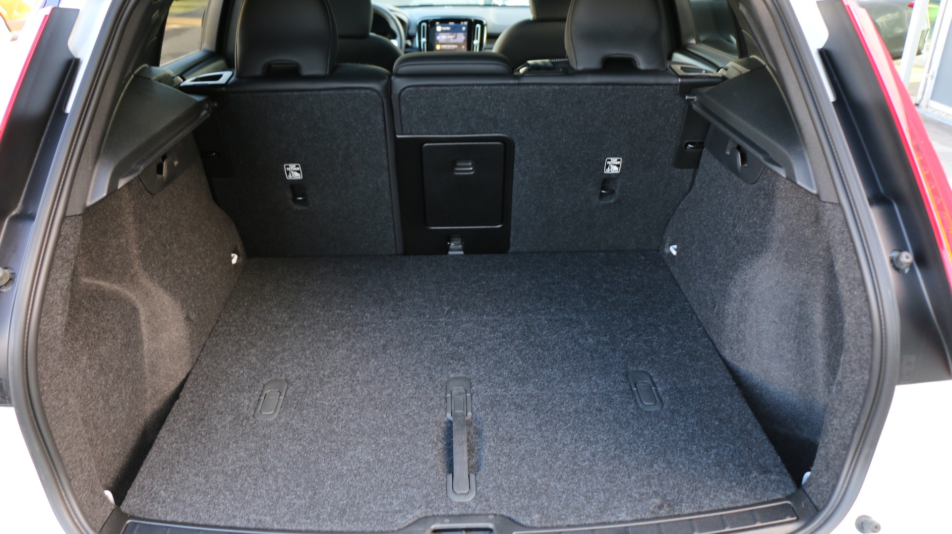 VOLVO XC40 P8 AWD Elec Ultimate-image-12