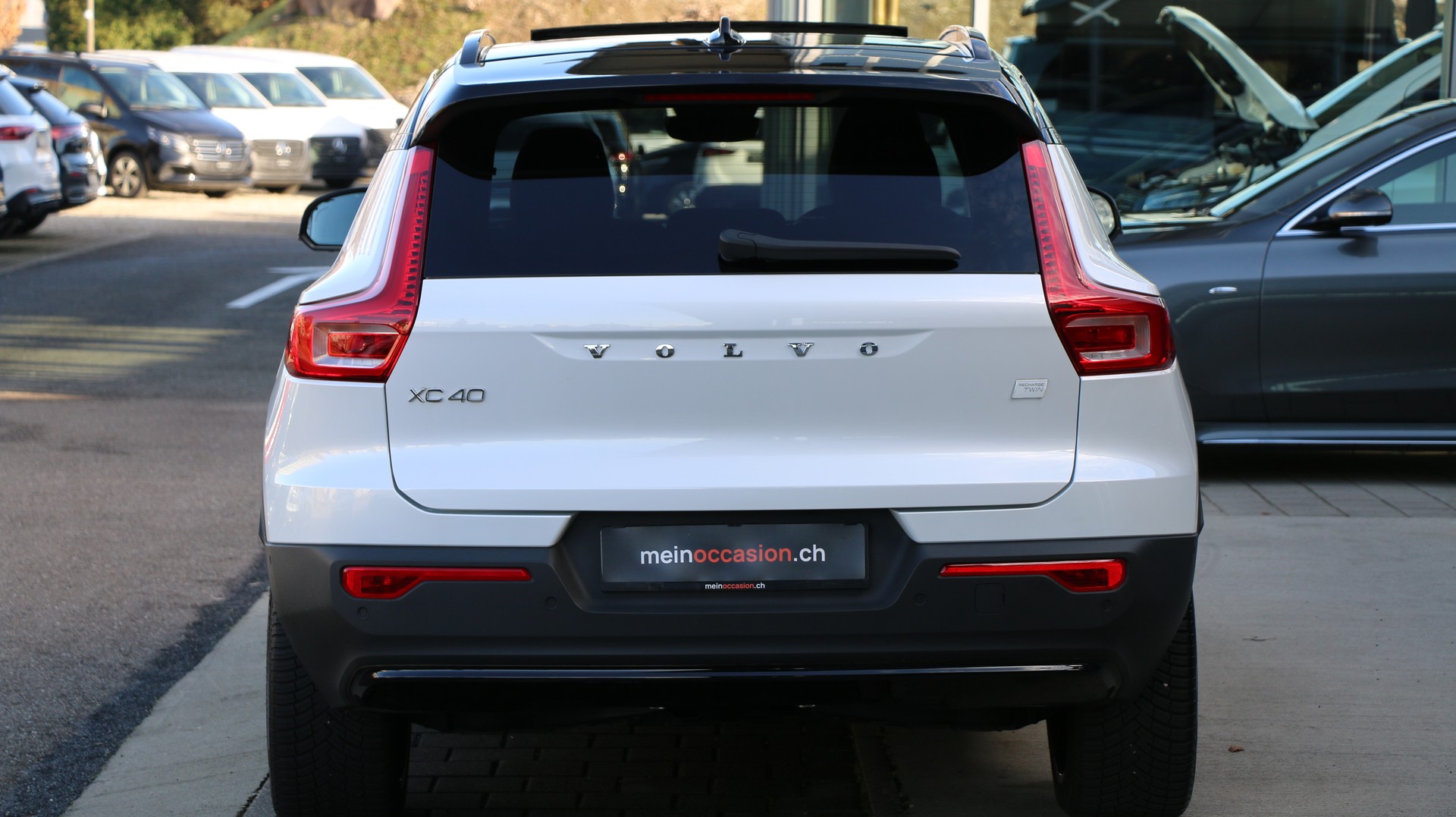 VOLVO XC40 P8 AWD Elec Ultimate-image-4