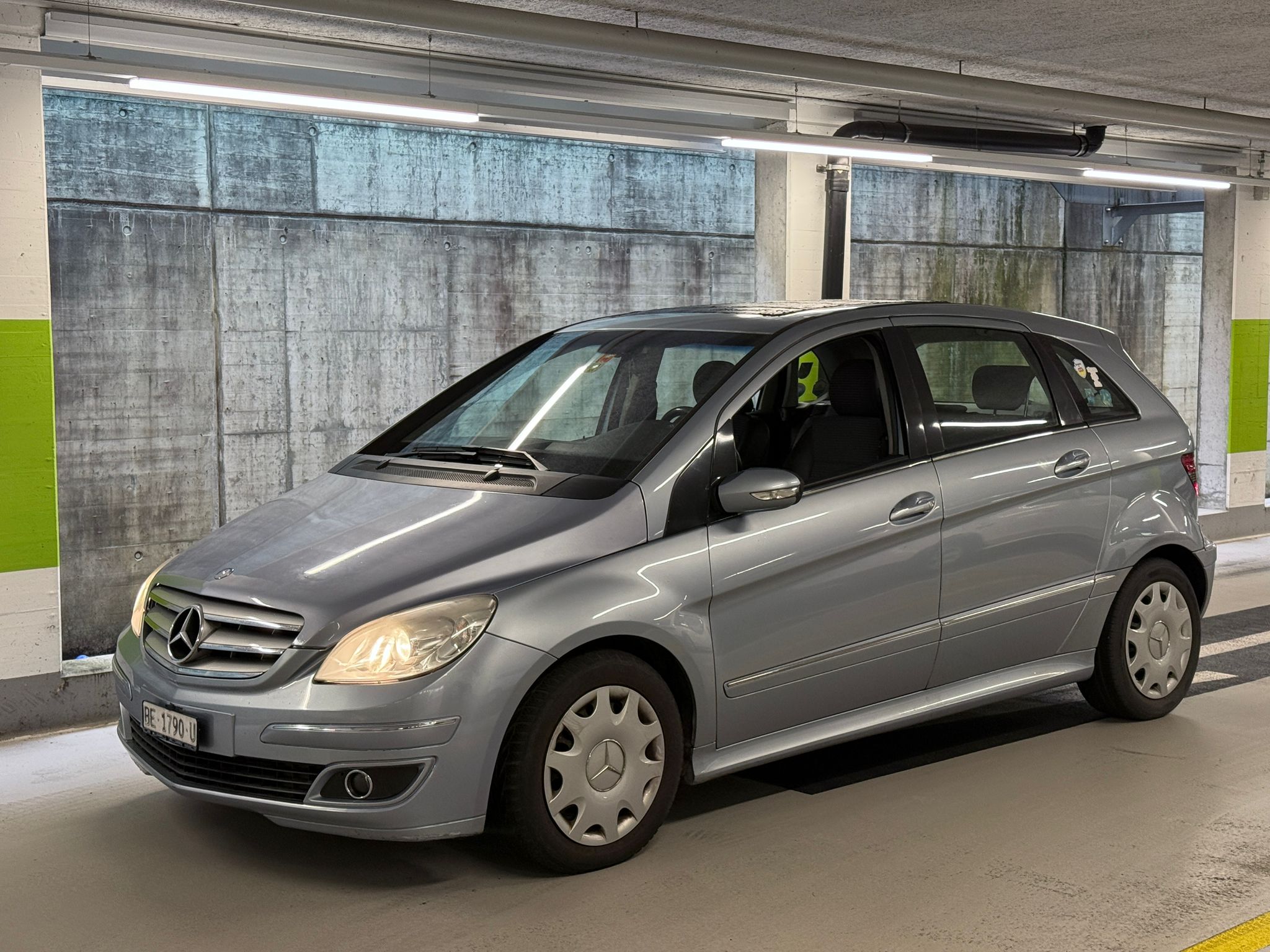 MERCEDES-BENZ B 200 — slika 1