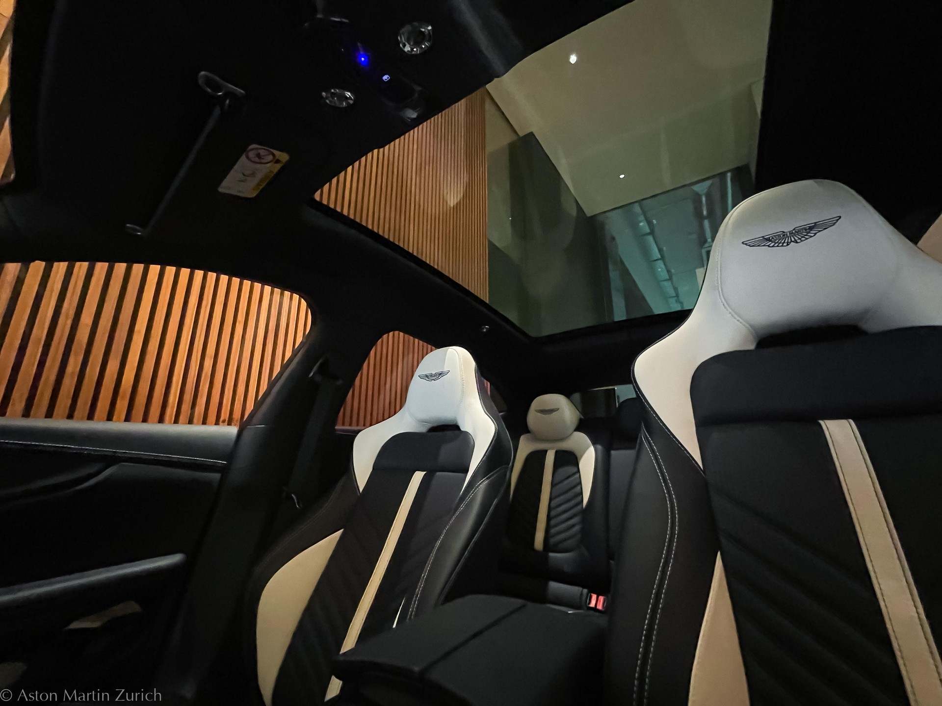 ASTON MARTIN DBX 707 4.0 V8 Bi-Turbo-image-14