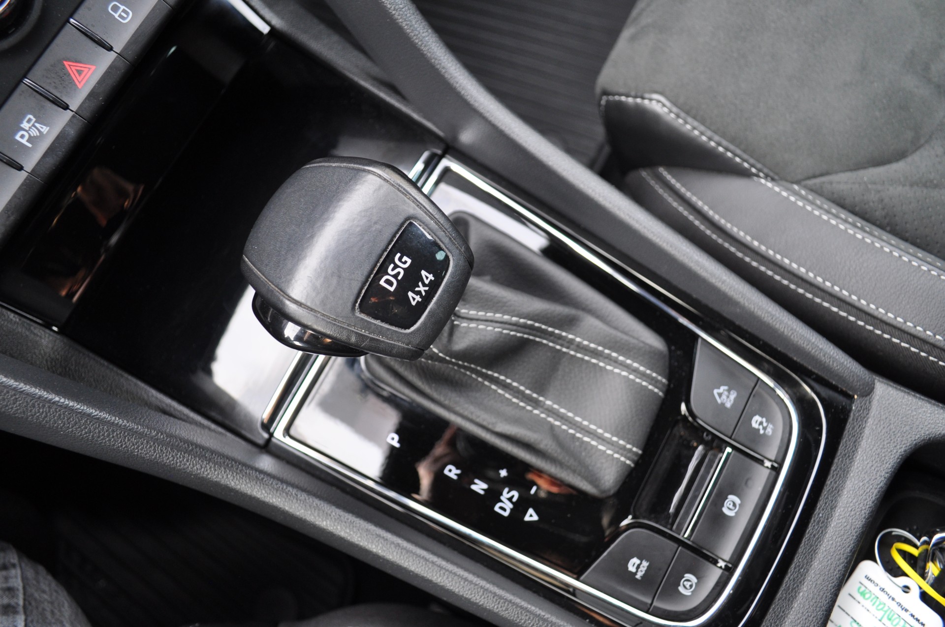 SKODA Kodiaq 2.0 TDI SCR SportLine 4x4 DSG-image-9