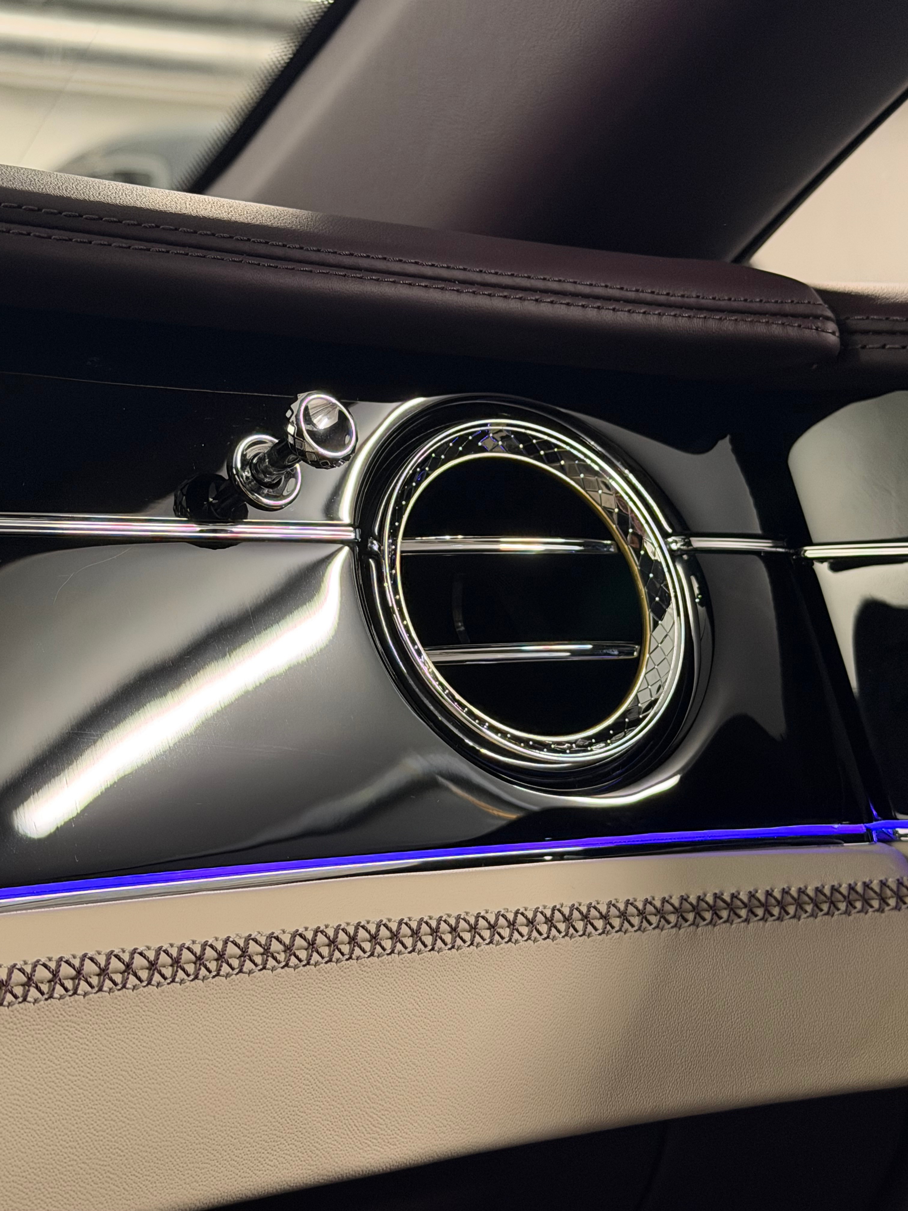 Image BENTLEY CONTINENTAL Continental GTC 4.0 V8 PHEV Black Velvet