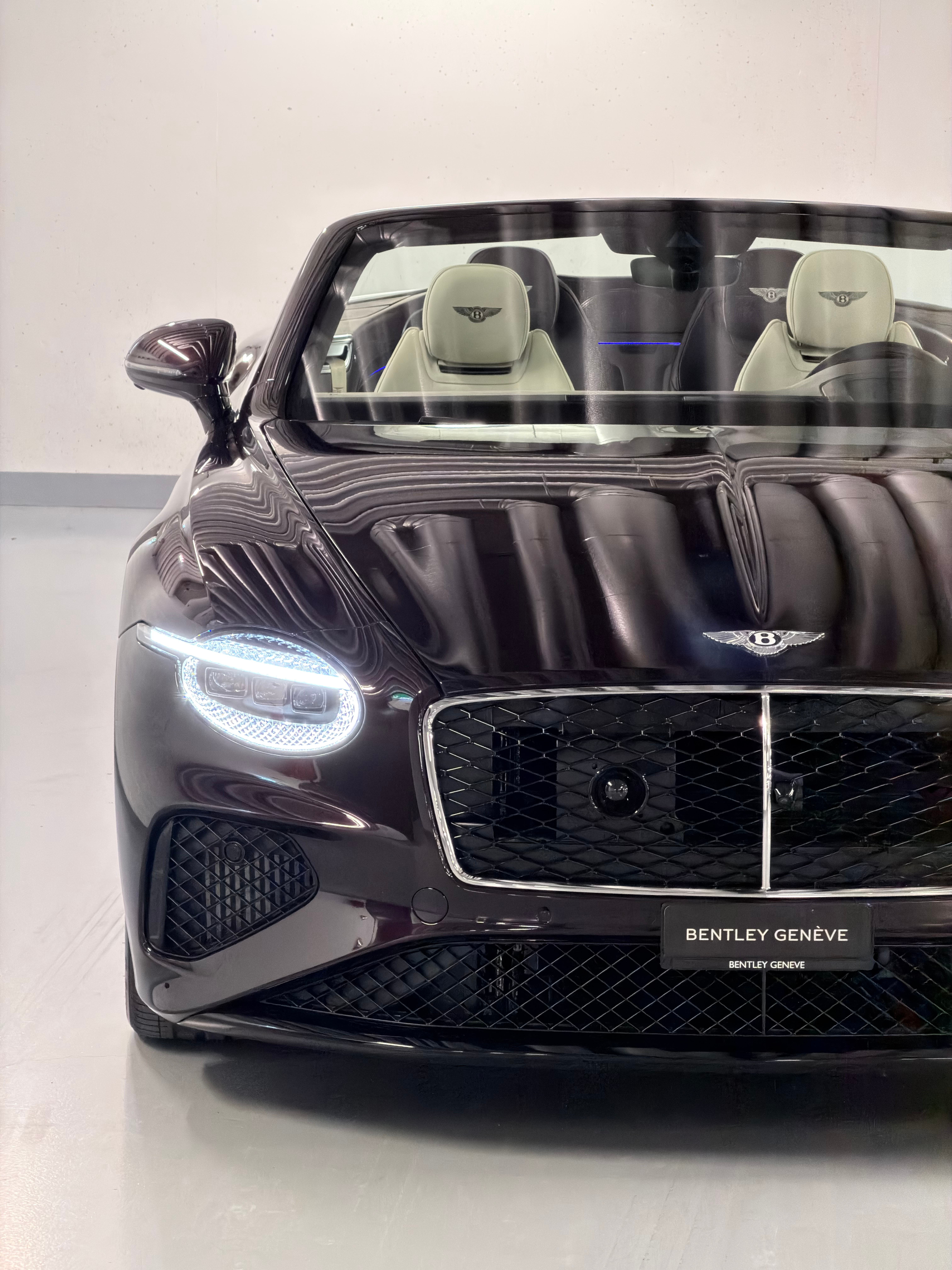 Image BENTLEY CONTINENTAL Continental GTC 4.0 V8 PHEV Black Velvet