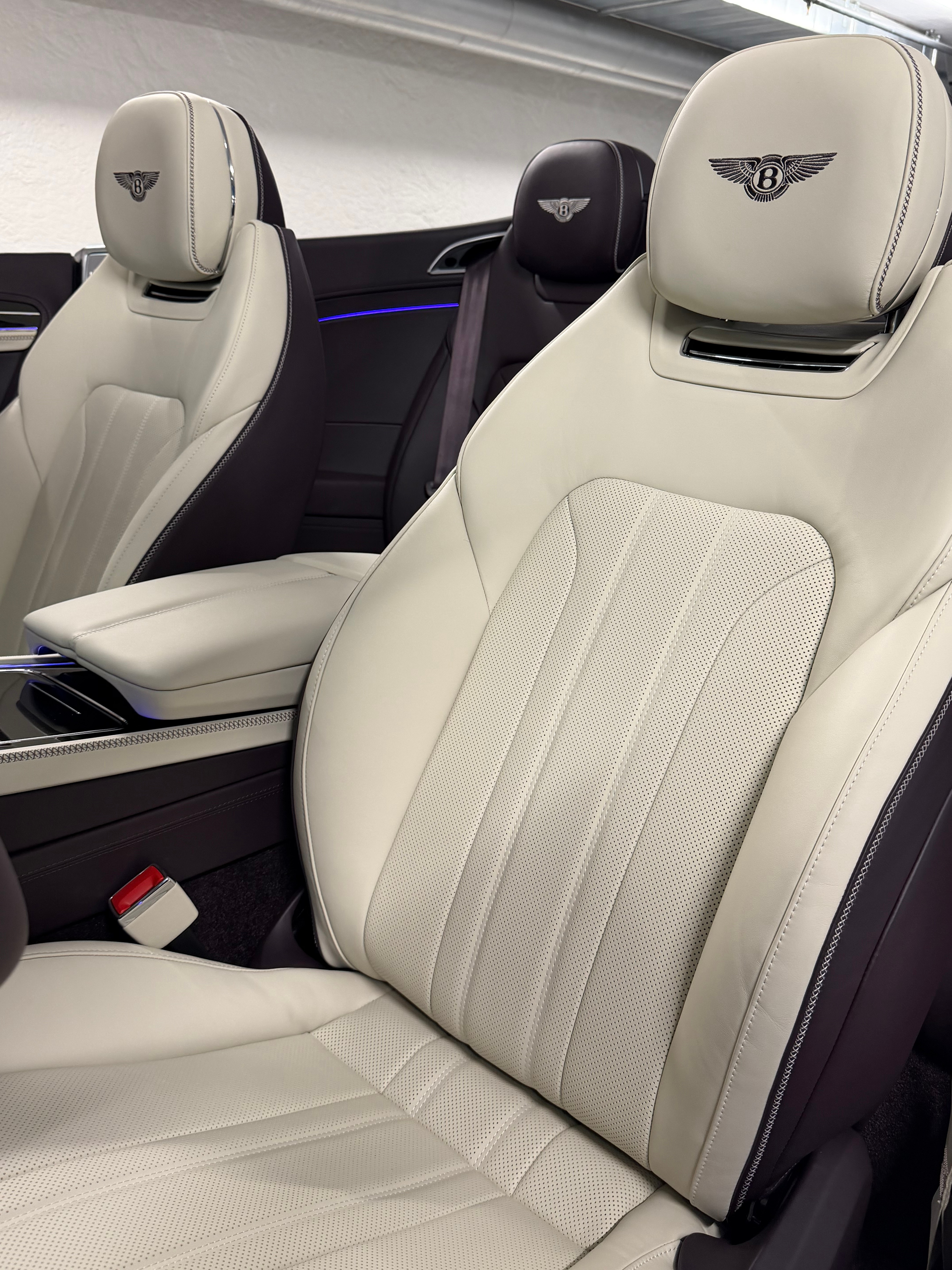Image BENTLEY CONTINENTAL Continental GTC 4.0 V8 PHEV Black Velvet