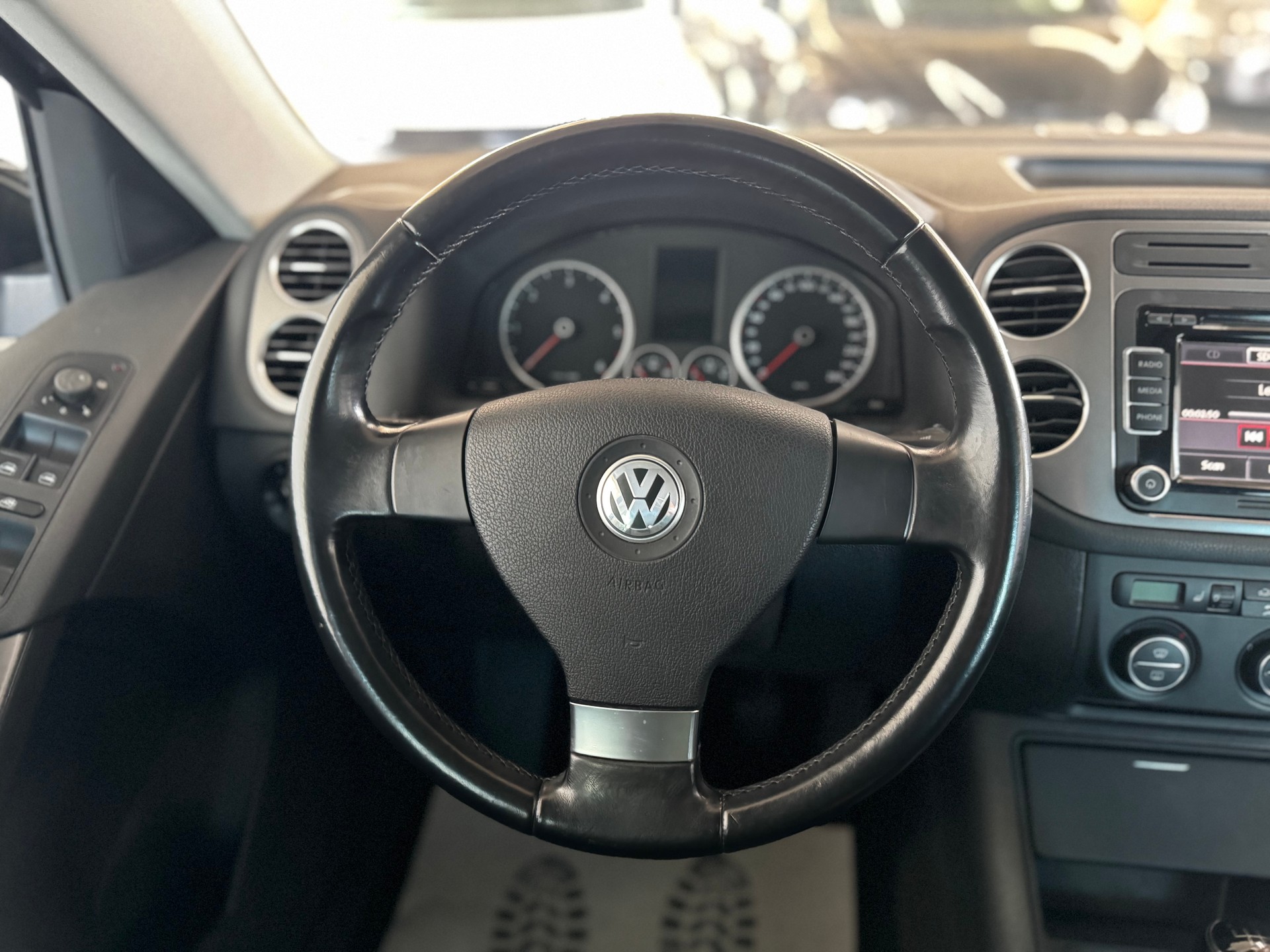 VW Tiguan 2.0 TDI Sport&Style-image-17