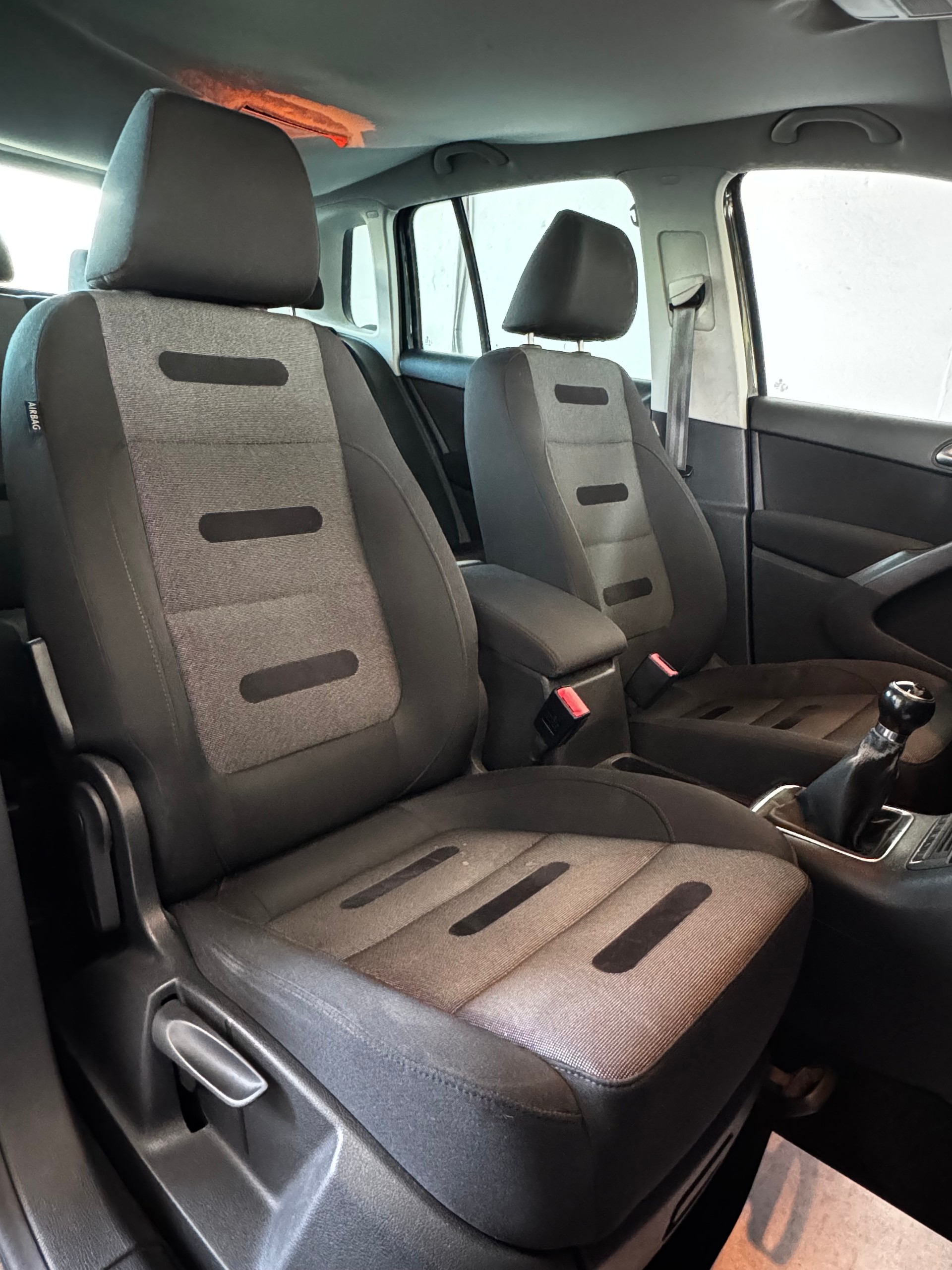 VW Tiguan 2.0 TDI Sport&Style-image-19