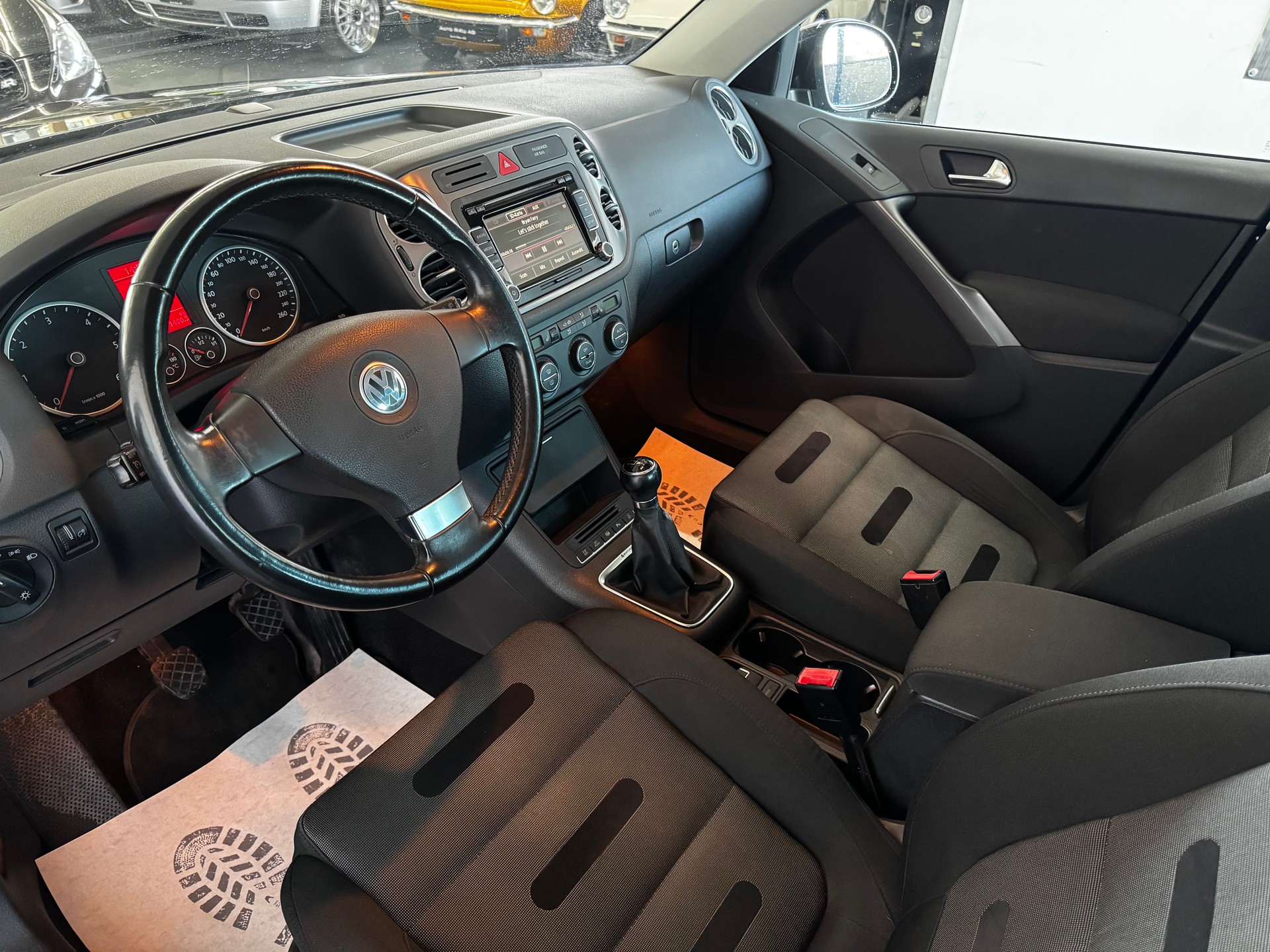 VW Tiguan 2.0 TDI Sport&Style-image-12