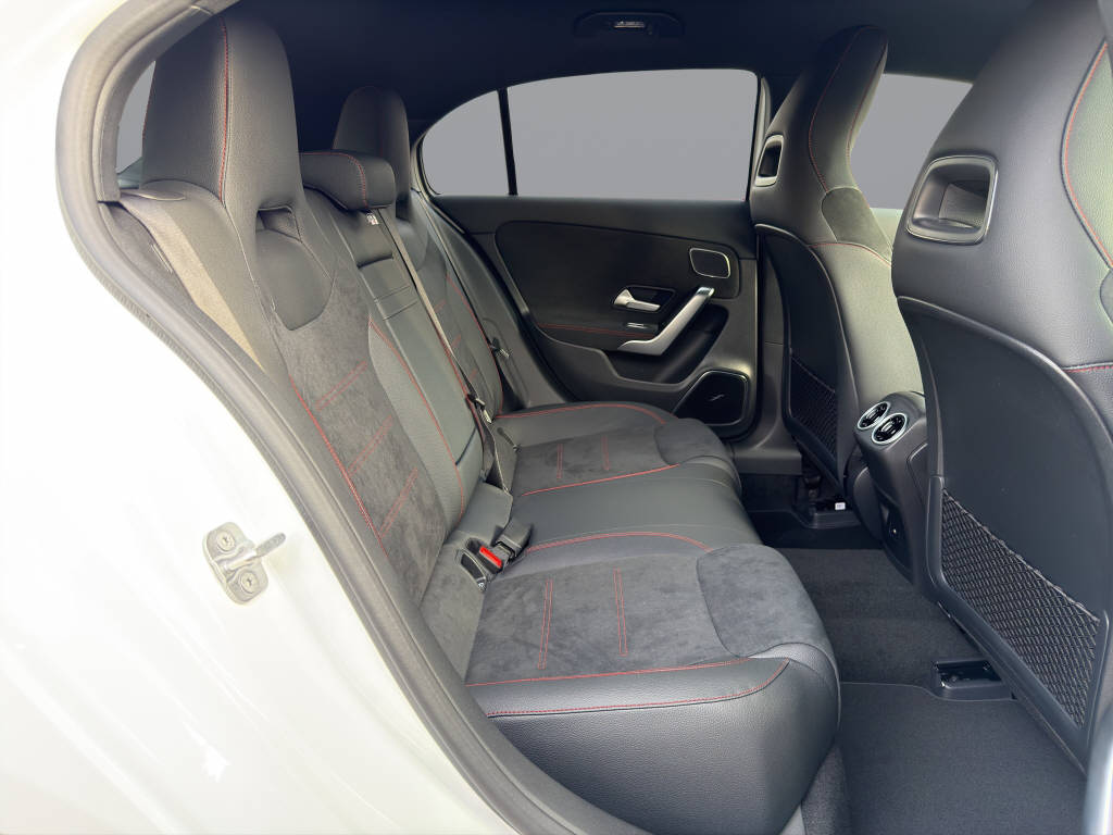 MERCEDES-BENZ A 220 AMG Line 4matic-image-12