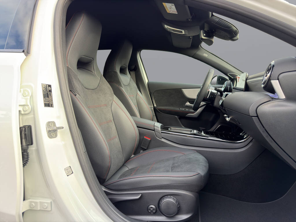 MERCEDES-BENZ A 220 AMG Line 4matic-image-13