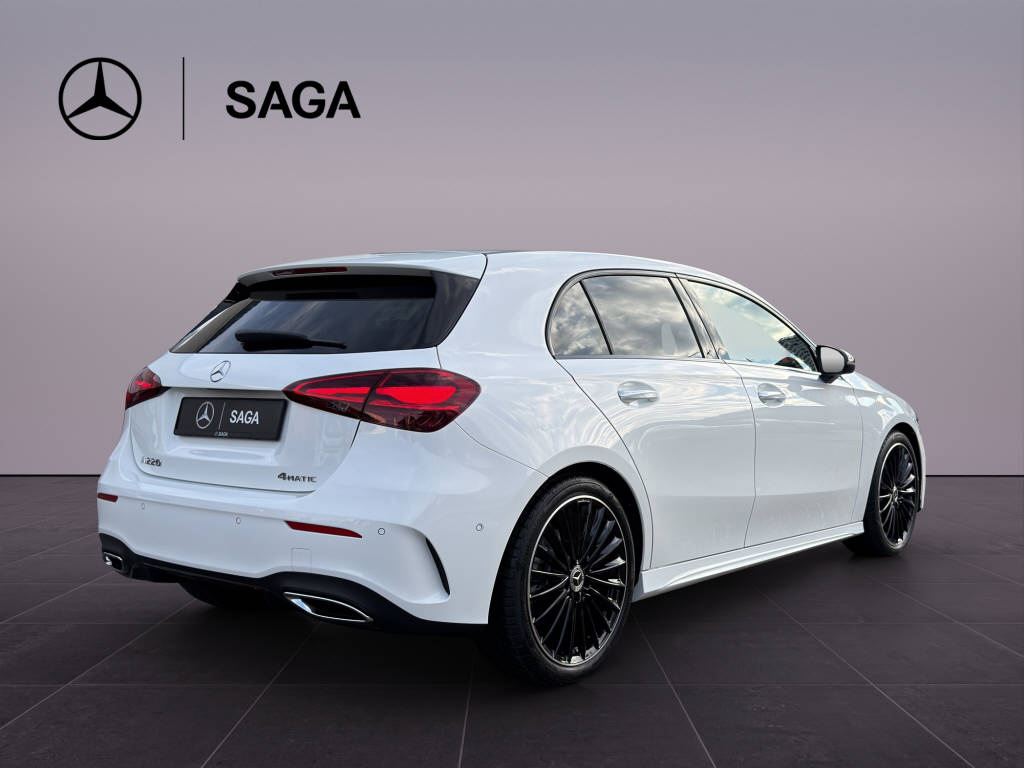 MERCEDES-BENZ A 220 AMG Line 4matic-image-5