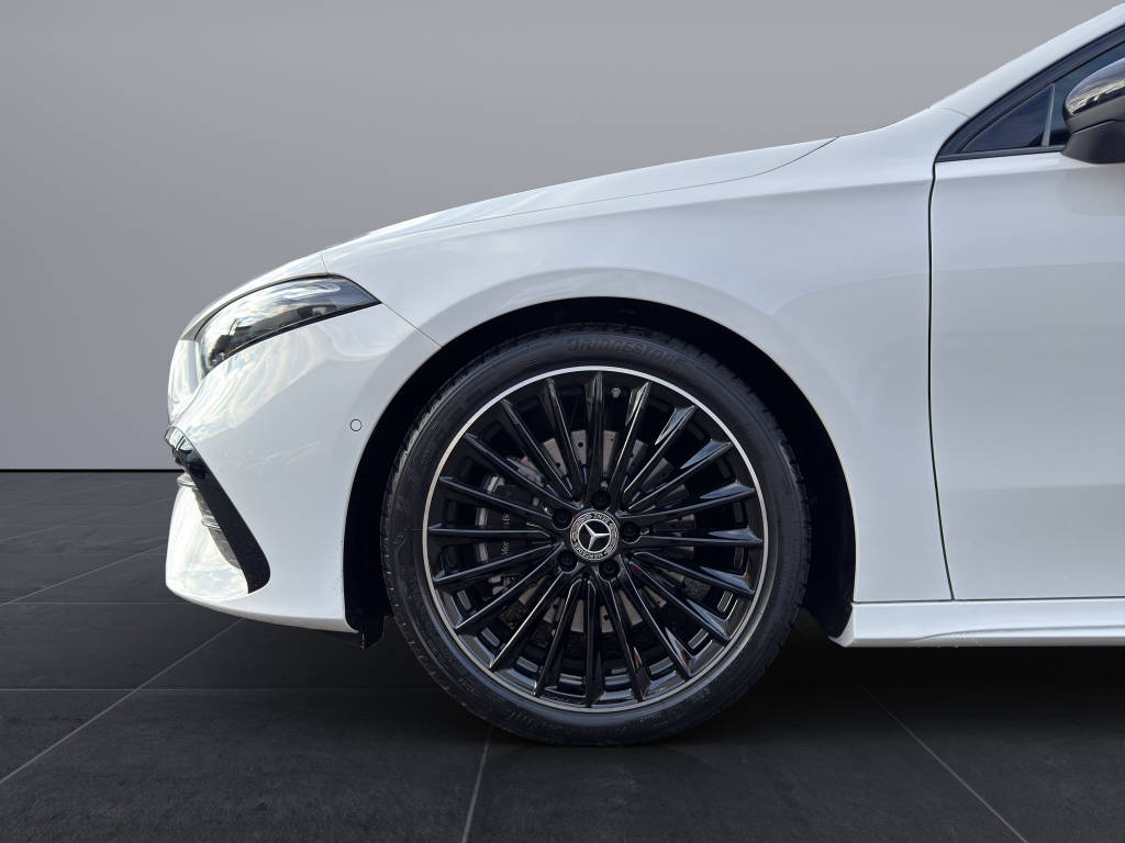 MERCEDES-BENZ A 220 AMG Line 4matic-image-15