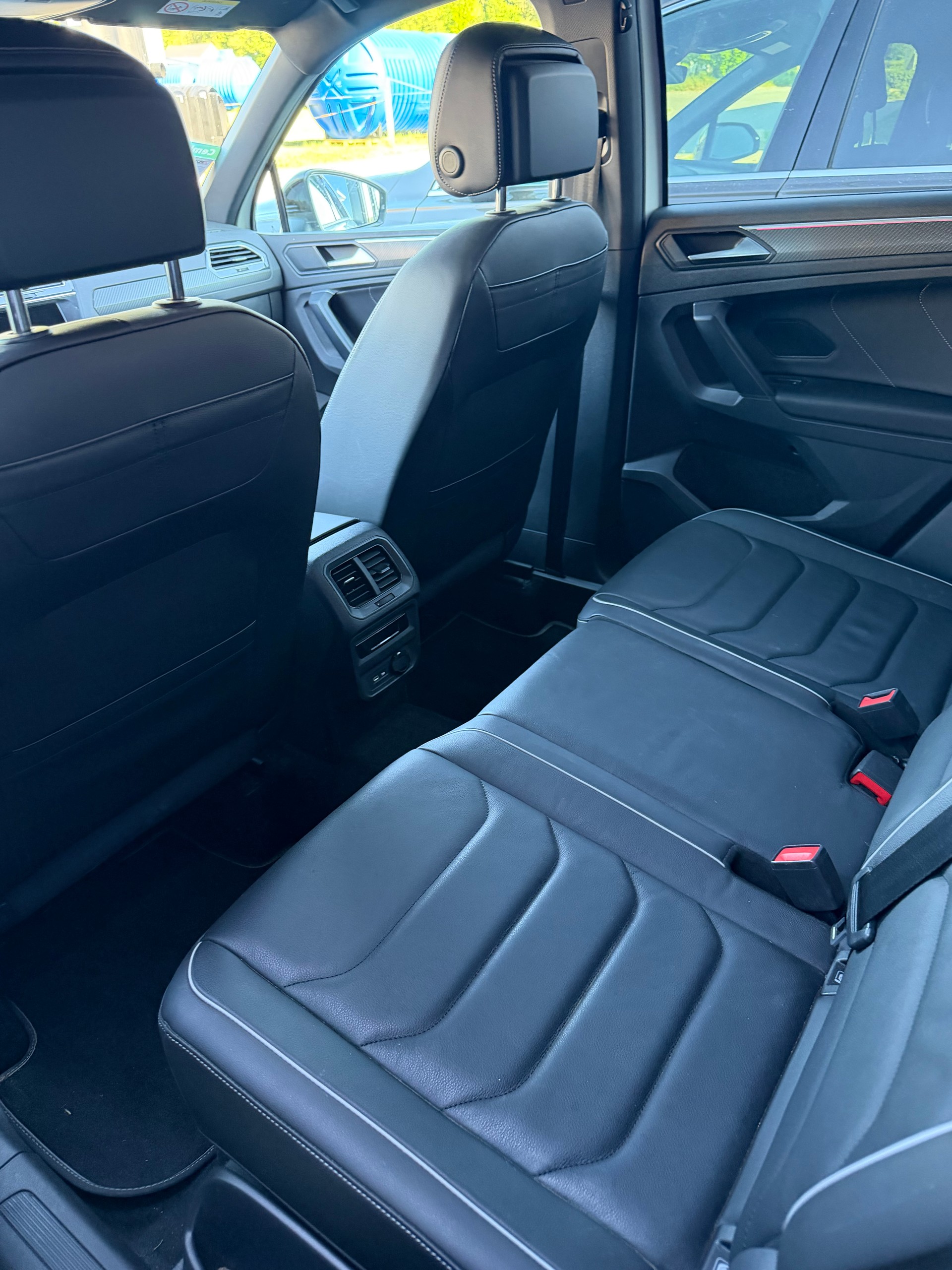 VW Tiguan 2.0 TDI SCR R-Line 4Motion DSG-image-13