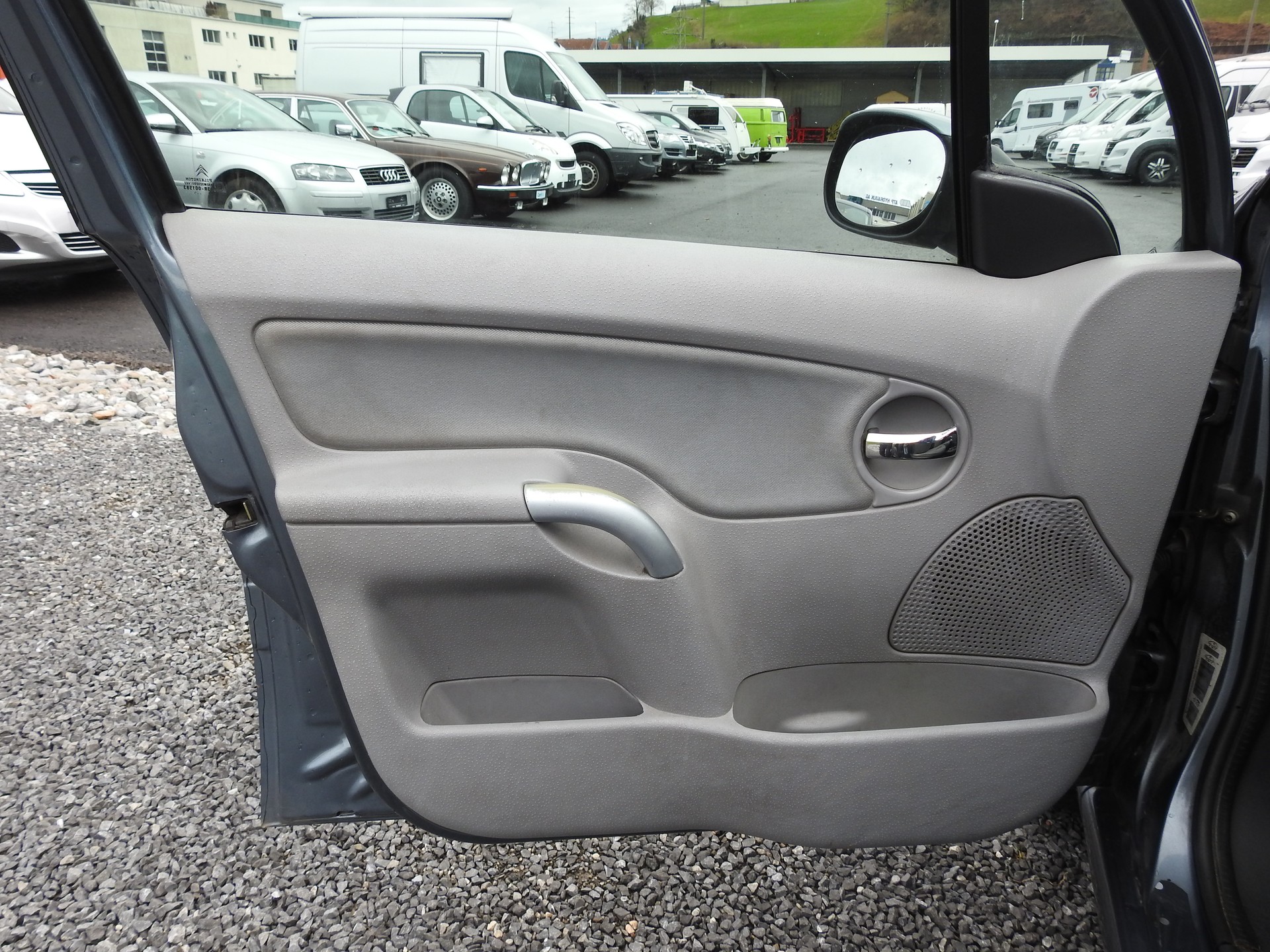 CITROEN C3 1.6 16V HDi X-TR-image-10