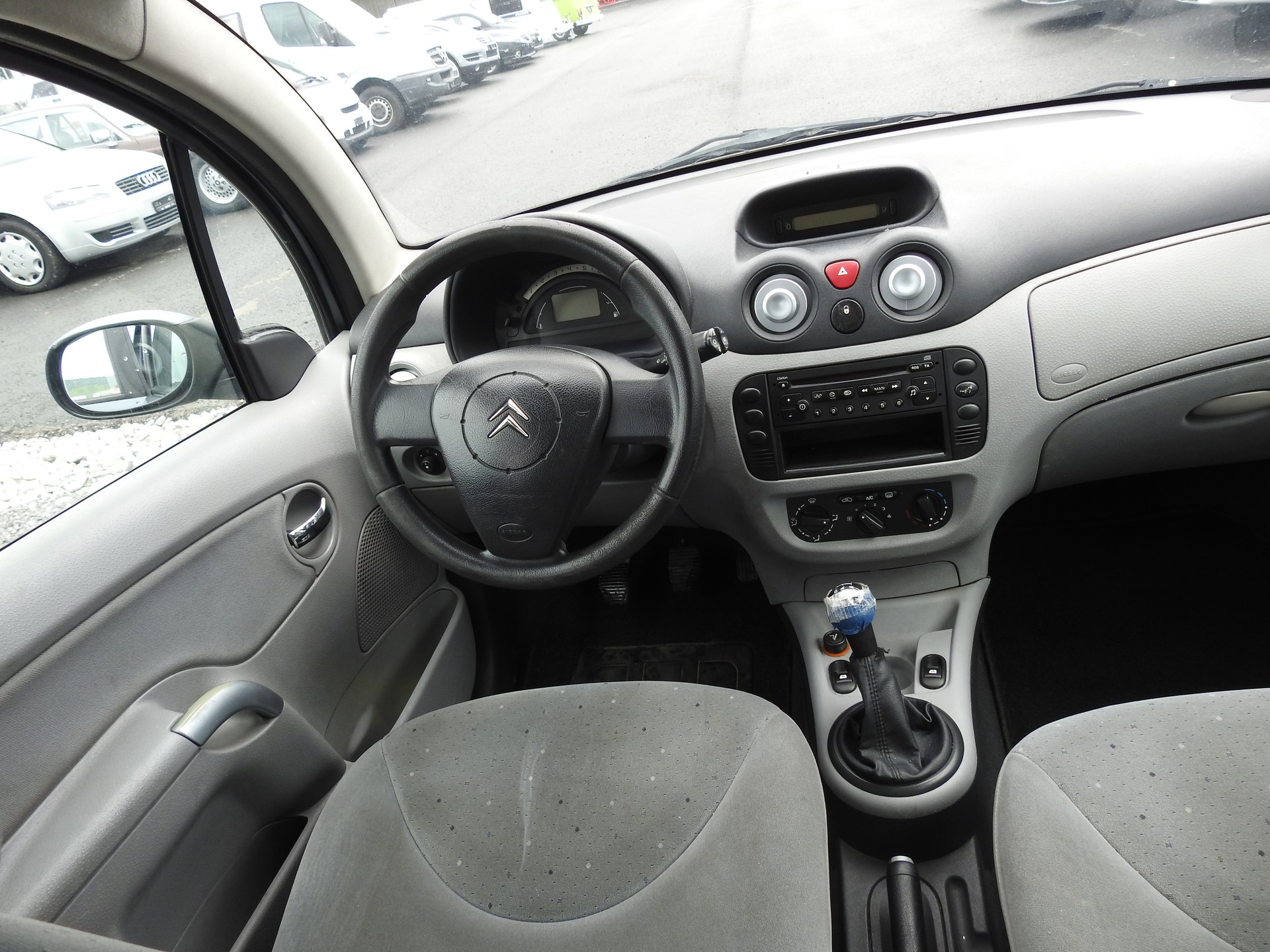 CITROEN C3 1.6 16V HDi X-TR-image-15