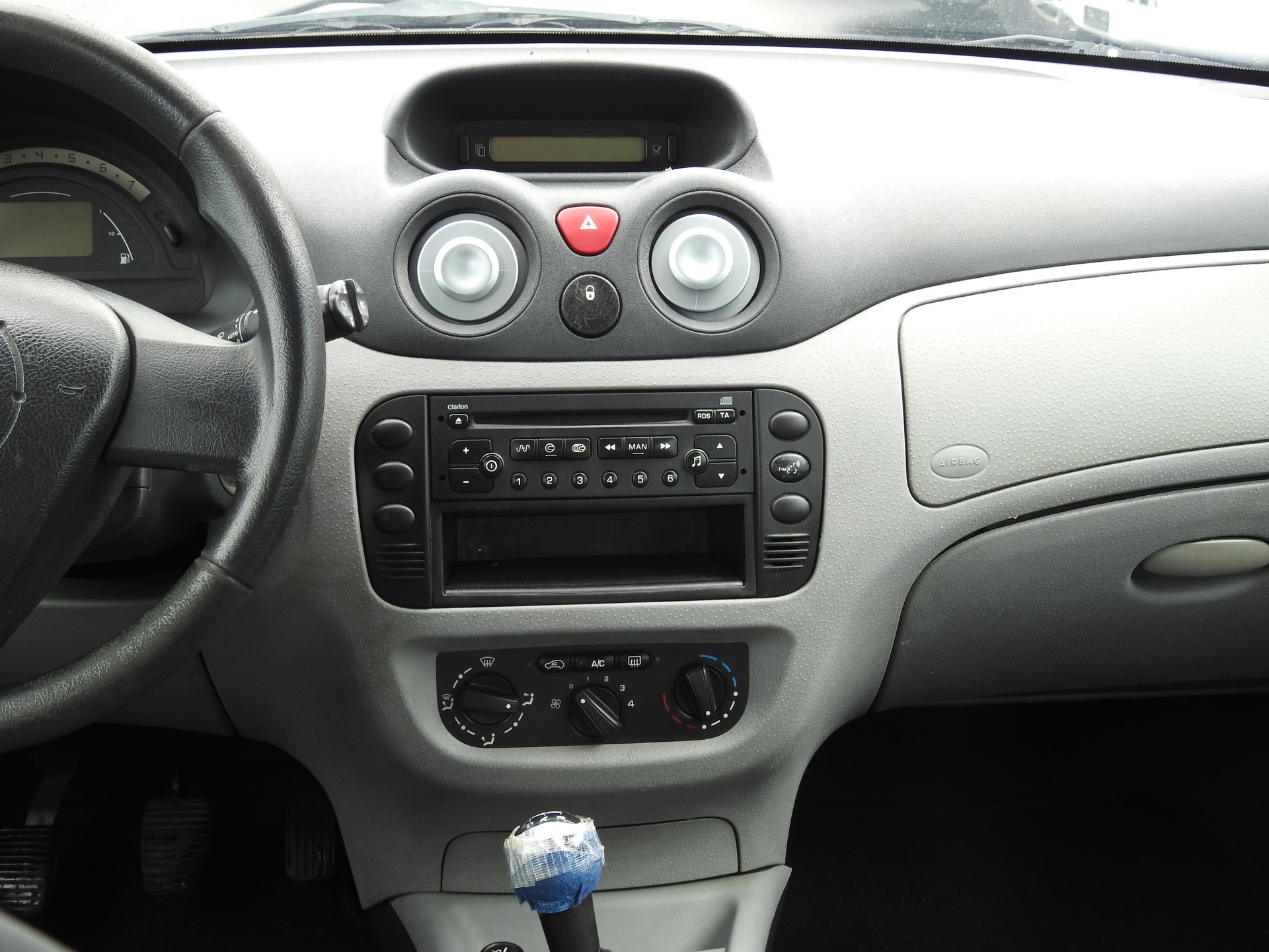 CITROEN C3 1.6 16V HDi X-TR-image-16