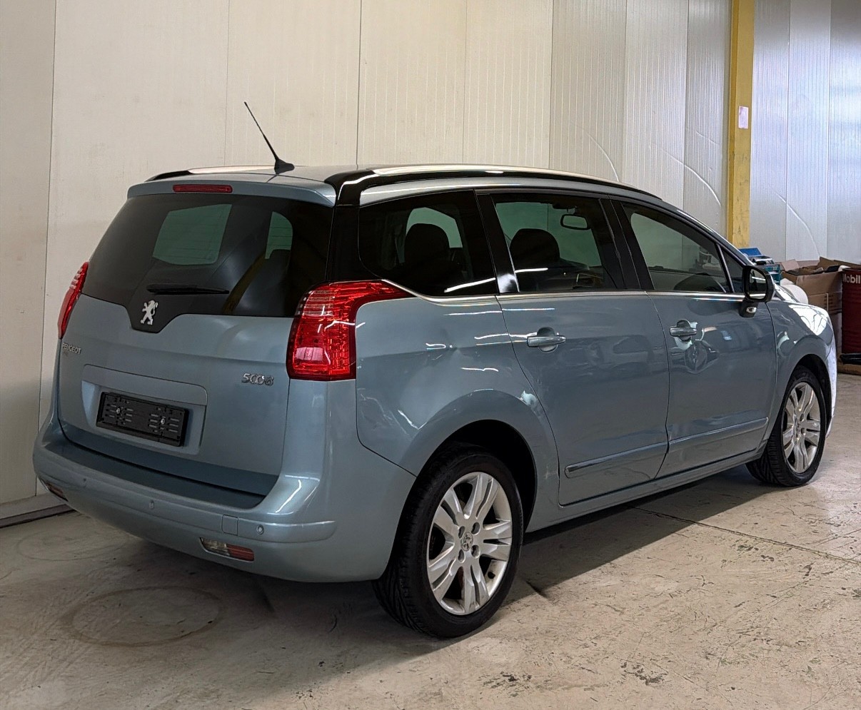 PEUGEOT 5008 1.6 16V T Allure Automatic(Frisch MFK)-image-7