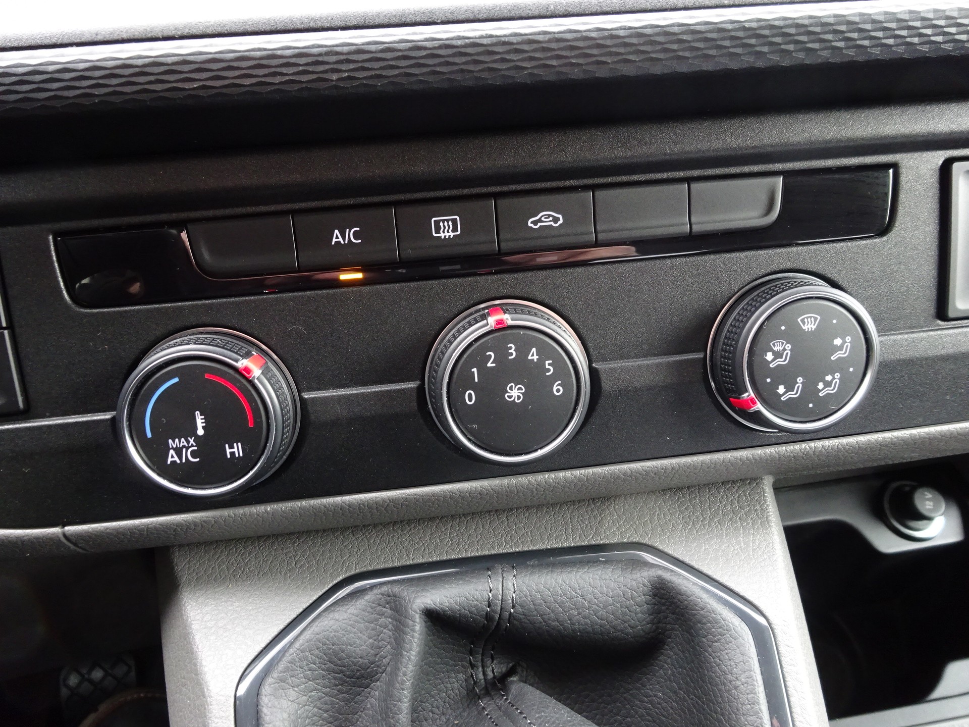 VW T6.1 2.0 TDI 4Motion-image-7
