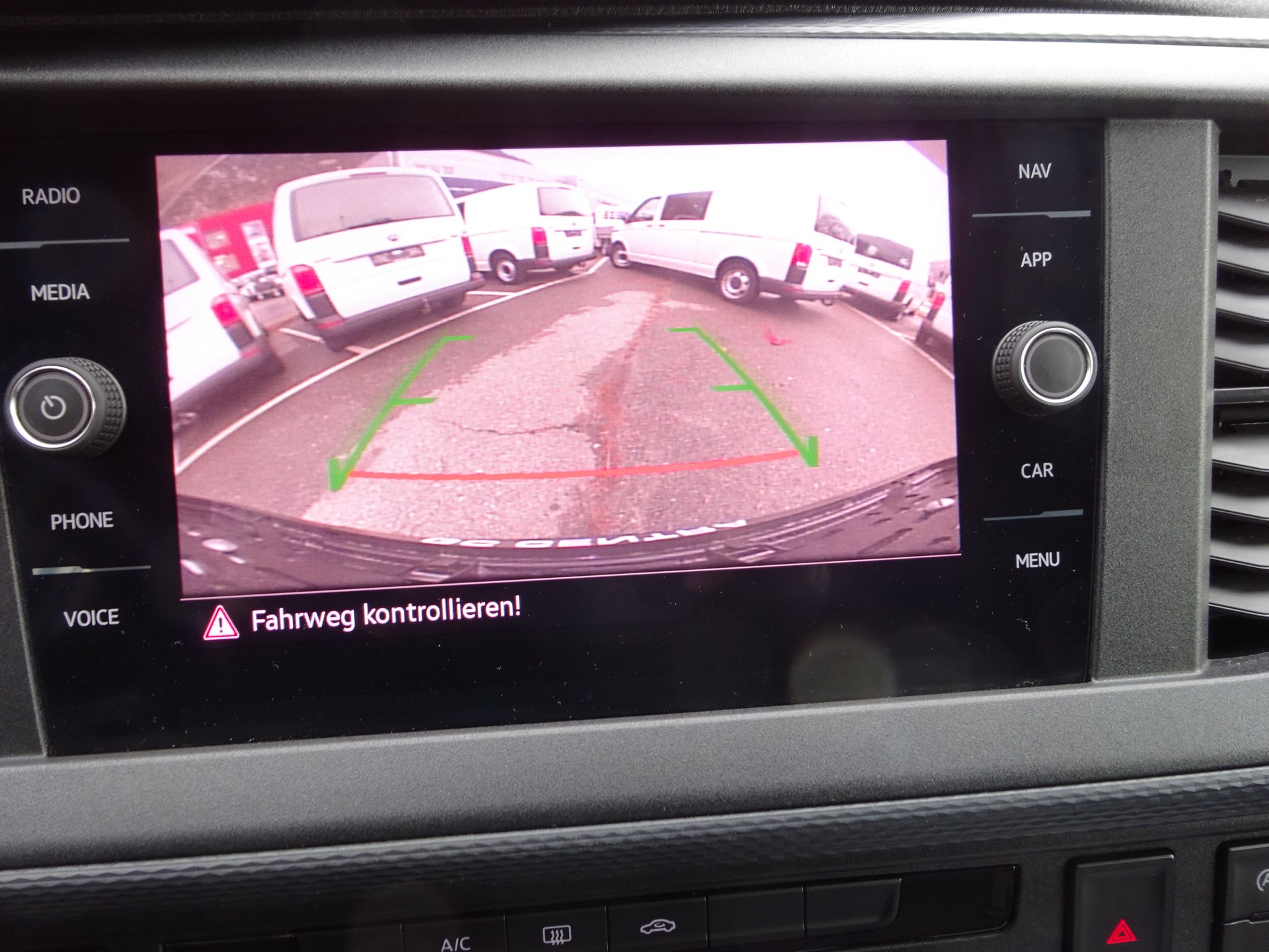 VW T6.1 2.0 TDI 4Motion-image-9
