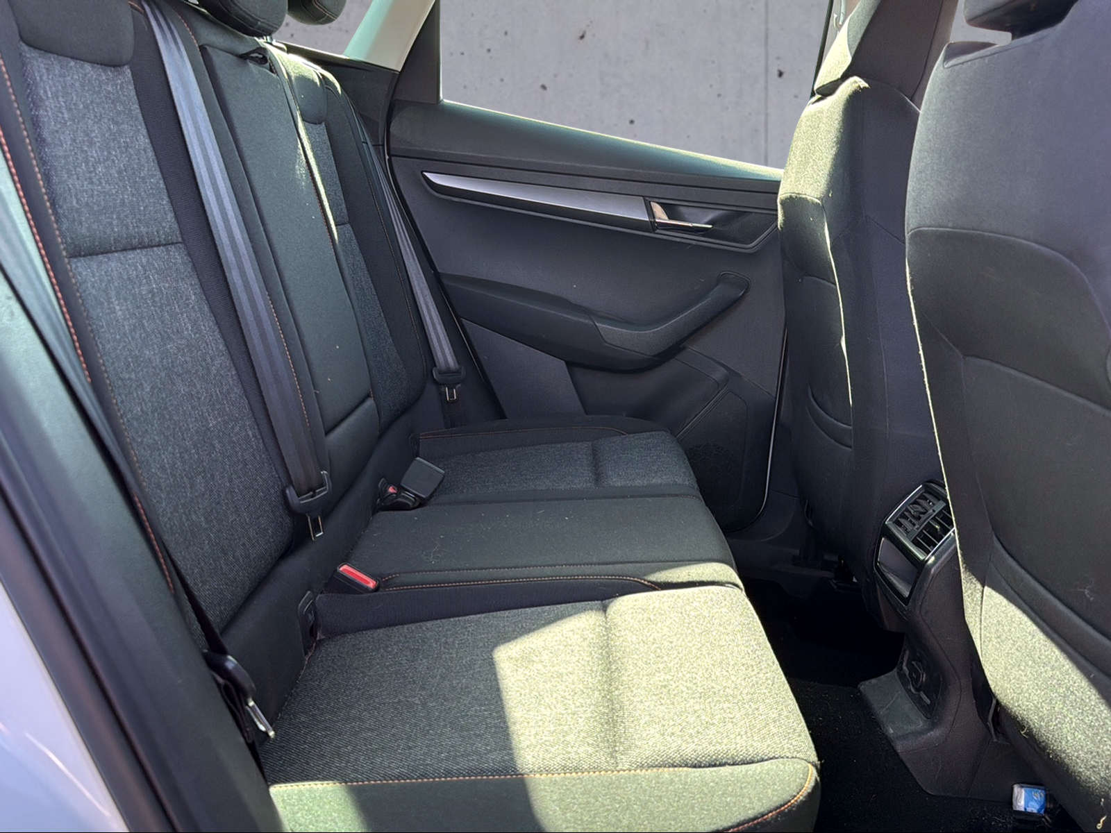 SKODA Karoq 2.0 TDI CR Clever 4x4 DSG-image-4