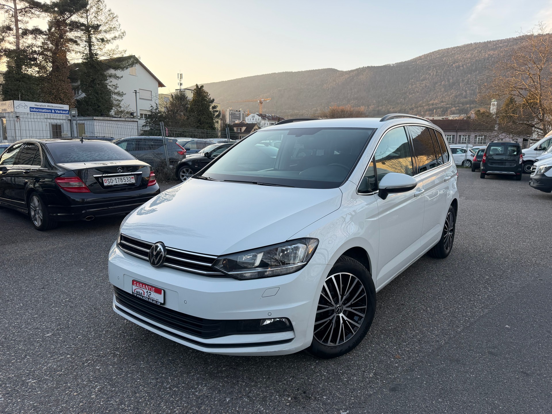 VW Touran 2.0 TDI BlueMotion Technology Comfortline DSG * Gr-Navi * Klima-auto * Tempomat * PDC V&H * RF-Kamera * Ab MFK *-image-0
