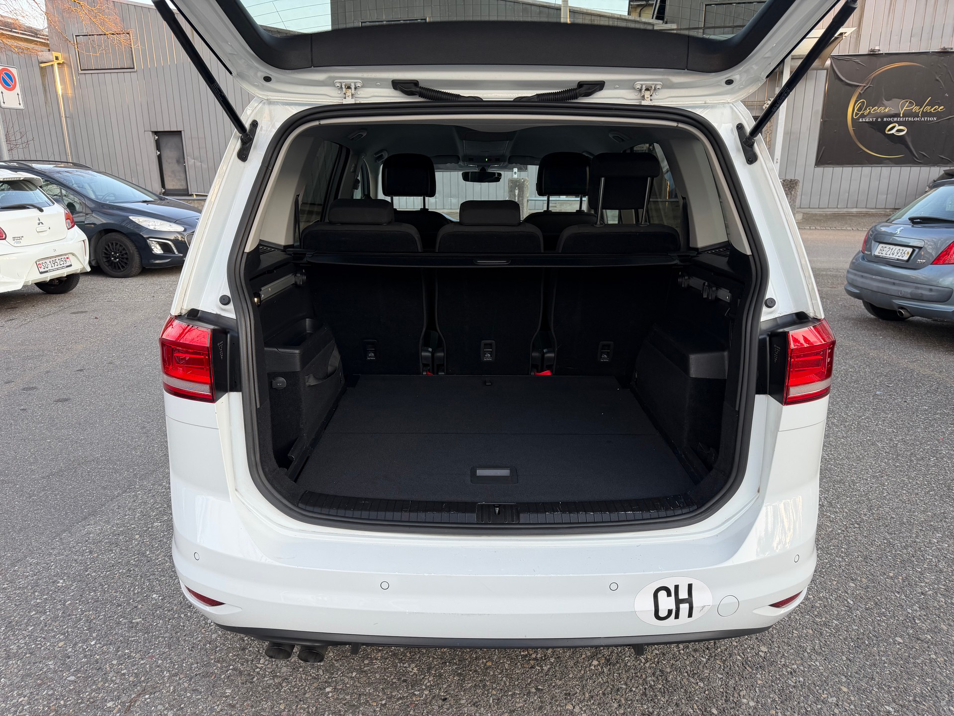 VW Touran 2.0 TDI BlueMotion Technology Comfortline DSG * Gr-Navi * Klima-auto * Tempomat * PDC V&H * RF-Kamera * Ab MFK *-image-12