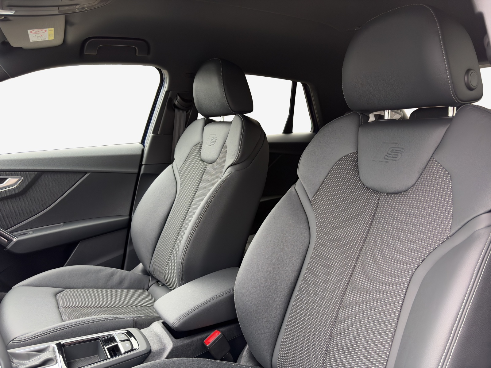 AUDI Q2 35 TFSI S line S-tronic-image-15