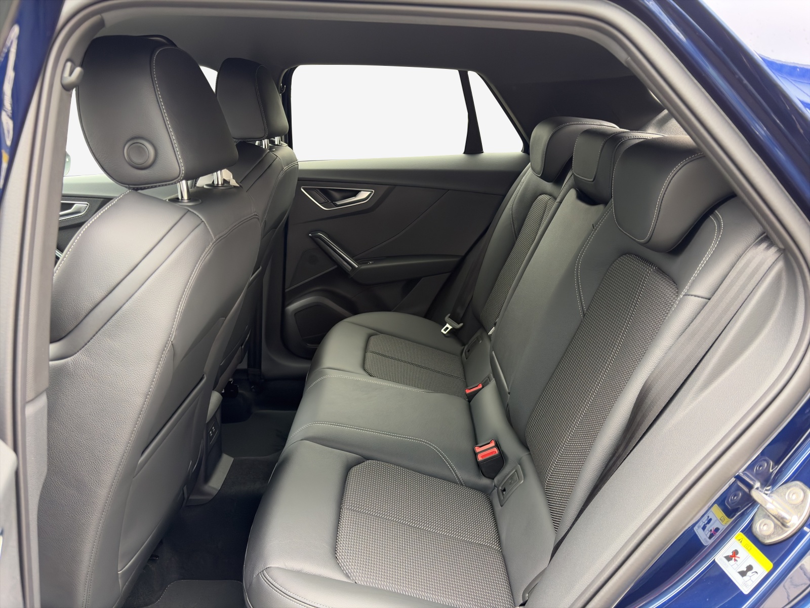 AUDI Q2 35 TFSI S line S-tronic-image-11