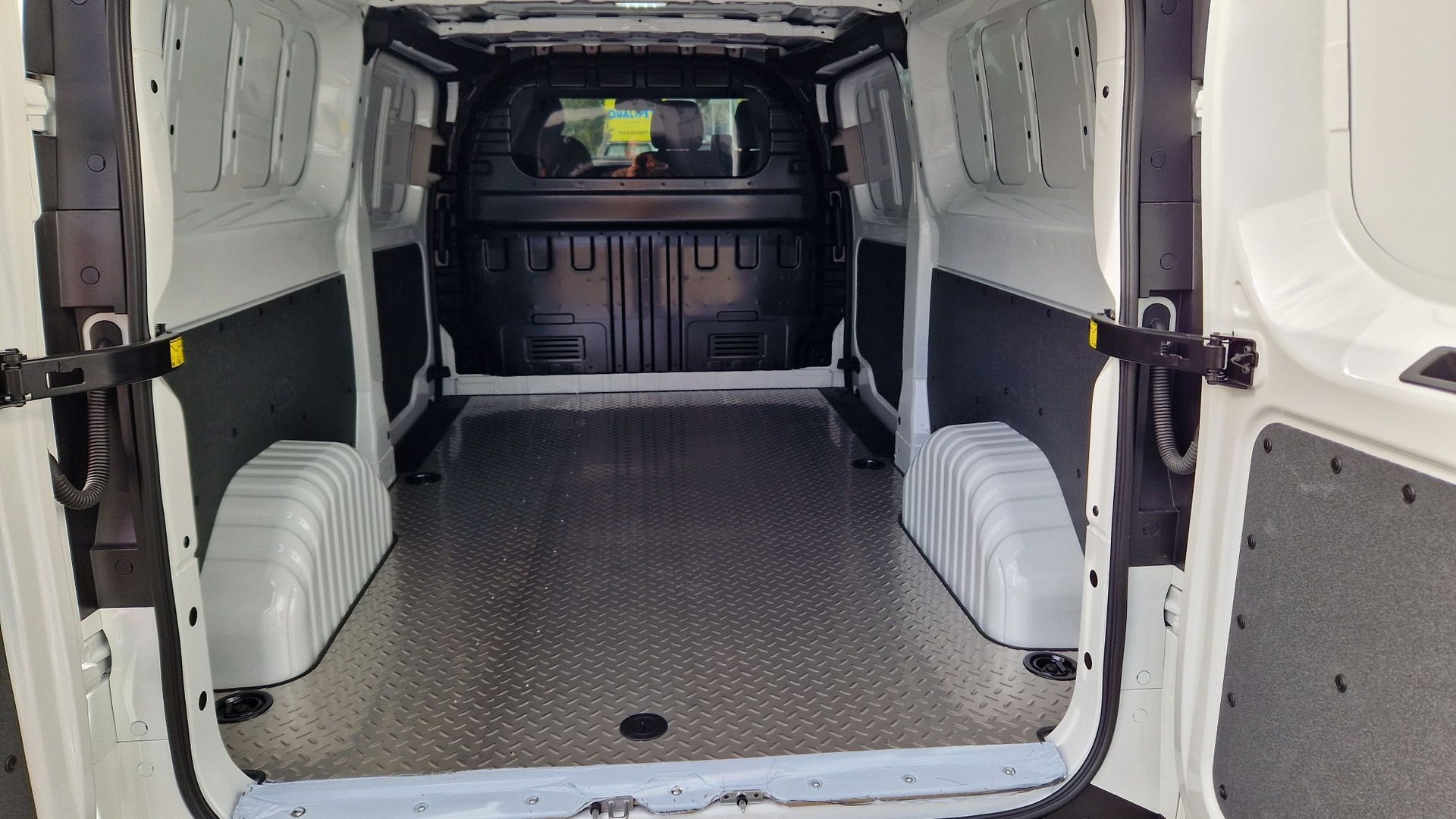MAXUS Deliver 7 L2 FWD-image-4