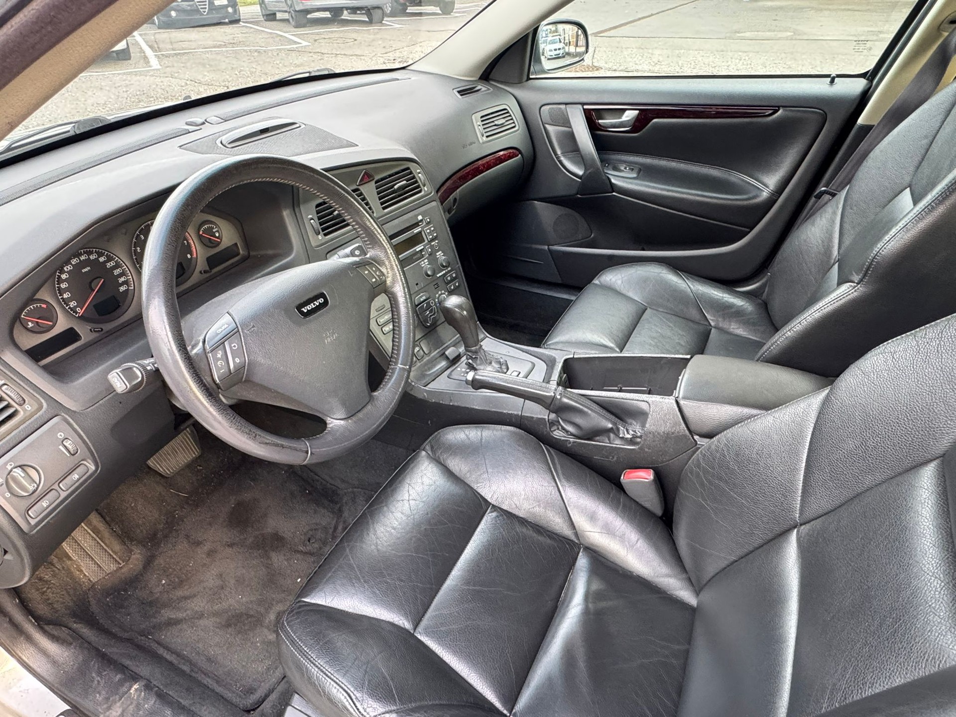 VOLVO S60 2.4T AWD-image-7