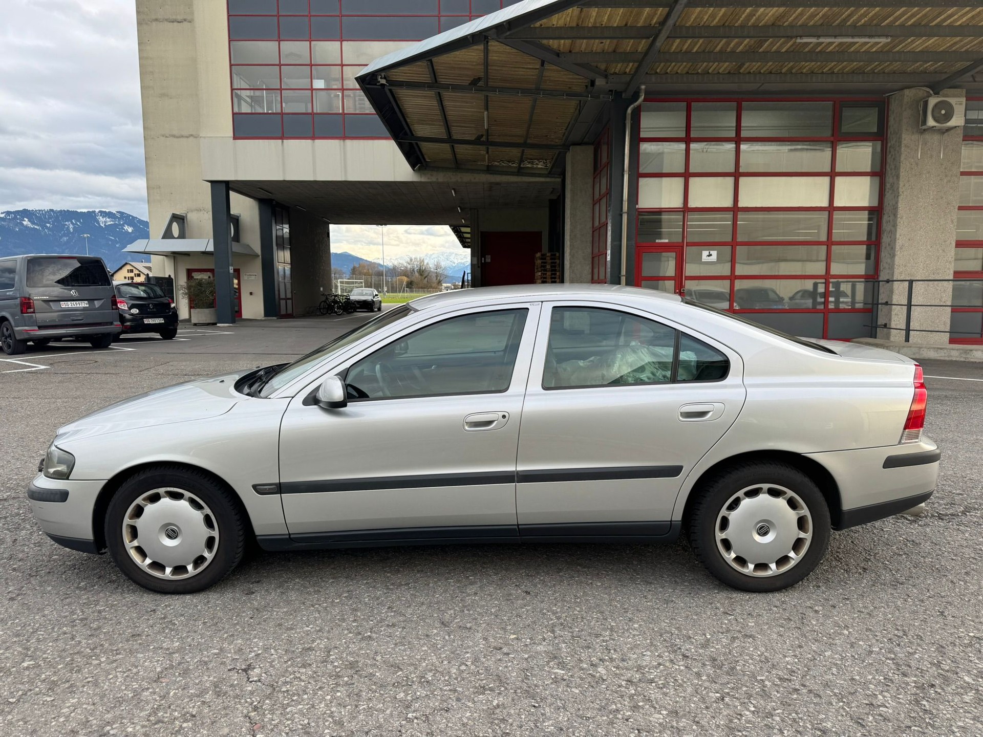 VOLVO S60 2.4T AWD-image-1