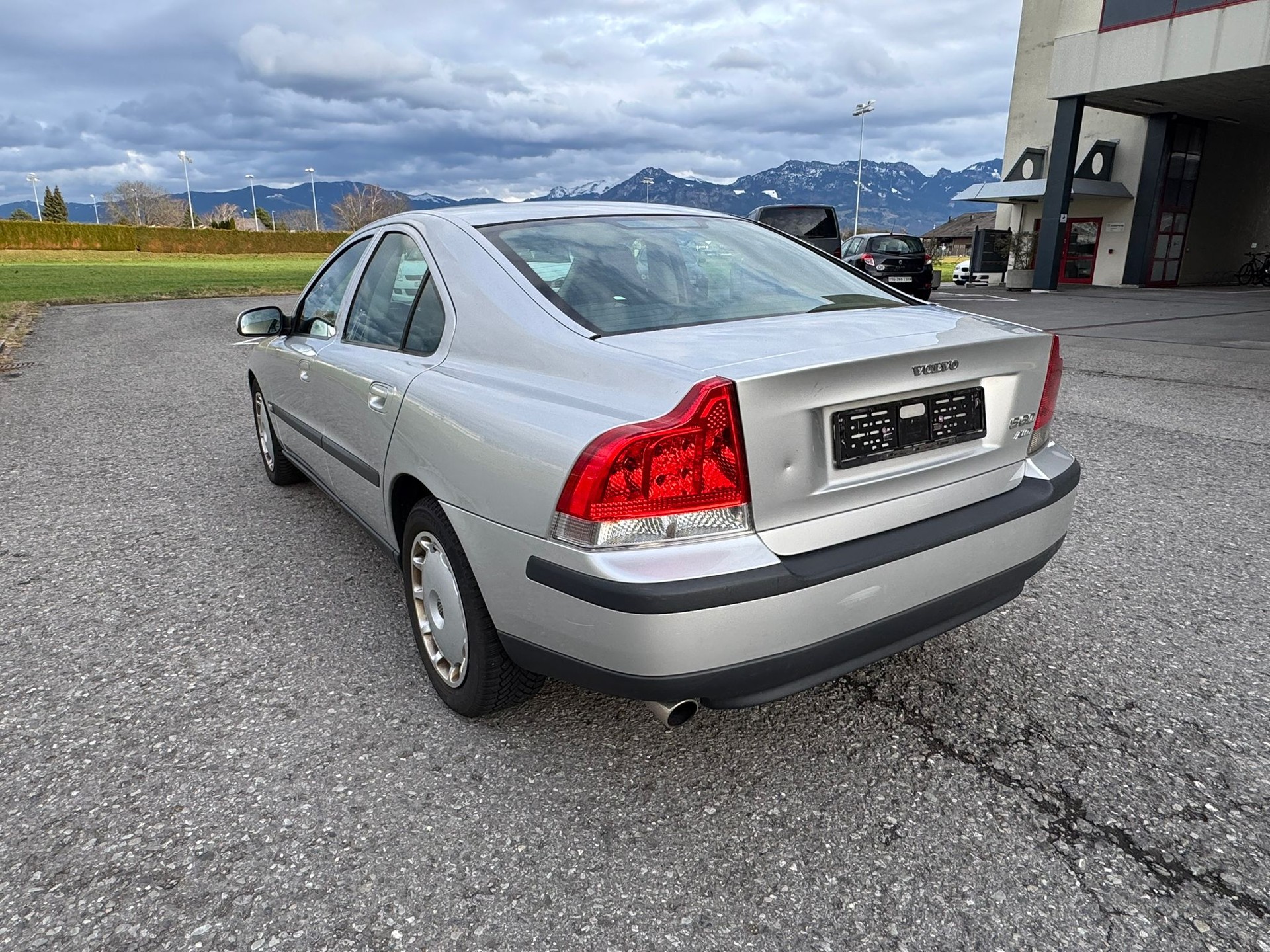 VOLVO S60 2.4T AWD-image-2