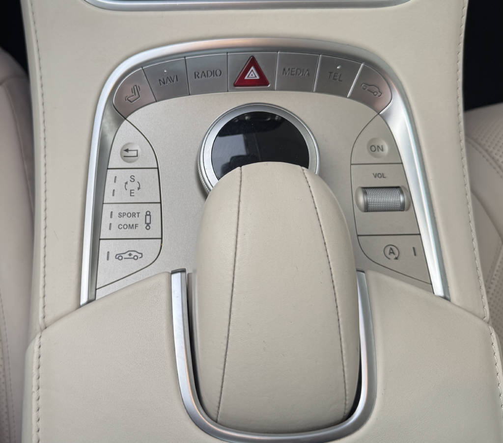 MERCEDES-BENZ S 500 Coupé 4Matic 7G-Tronic-image-17