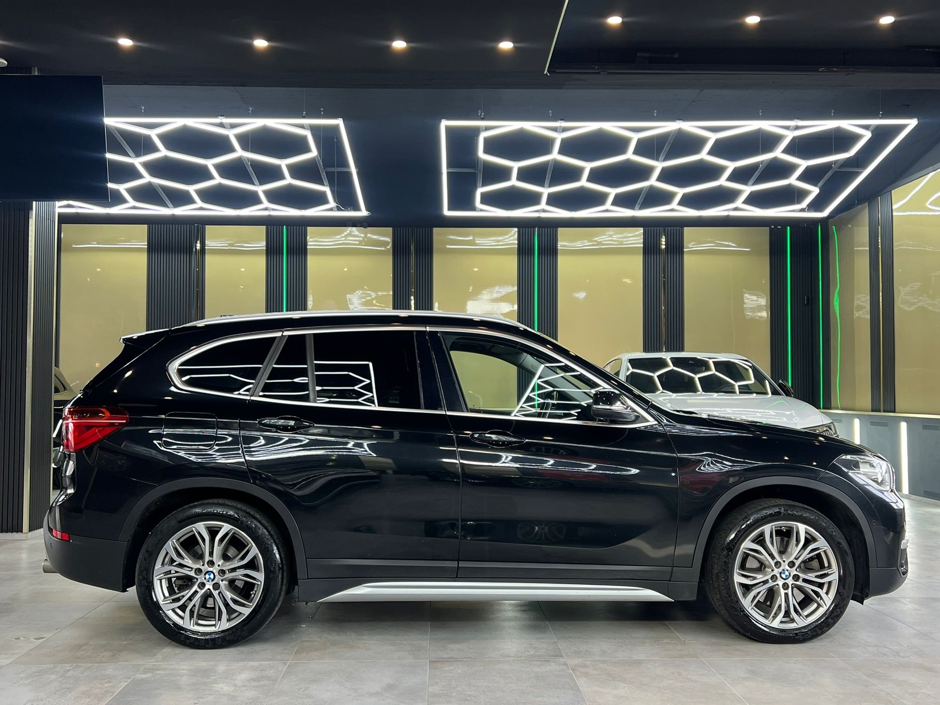 BMW X1 xDrive 25d M Sport Steptronic-image-3