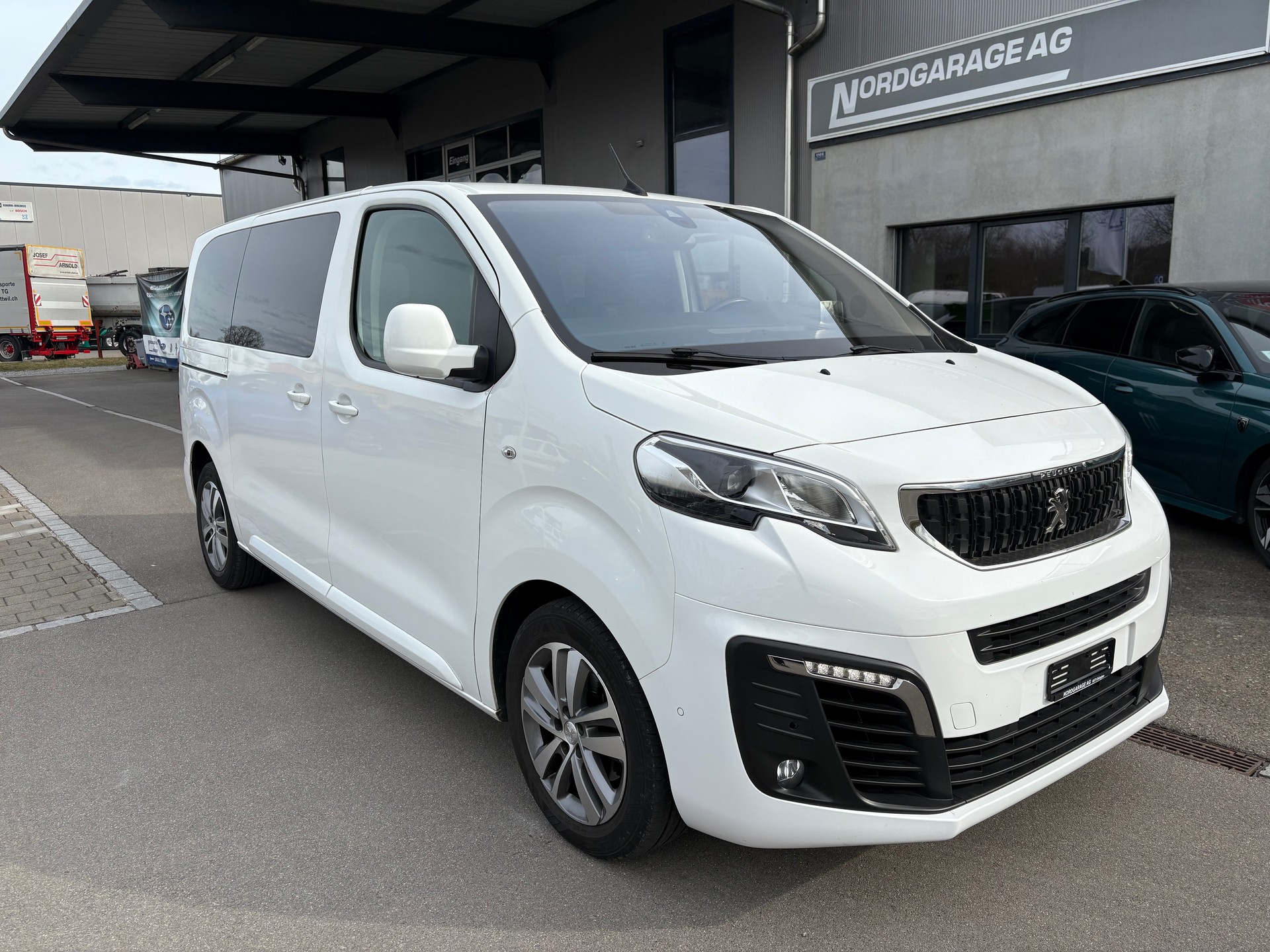 PEUGEOT Traveller Standard 2.0 BlueHDi 180 Active S/S